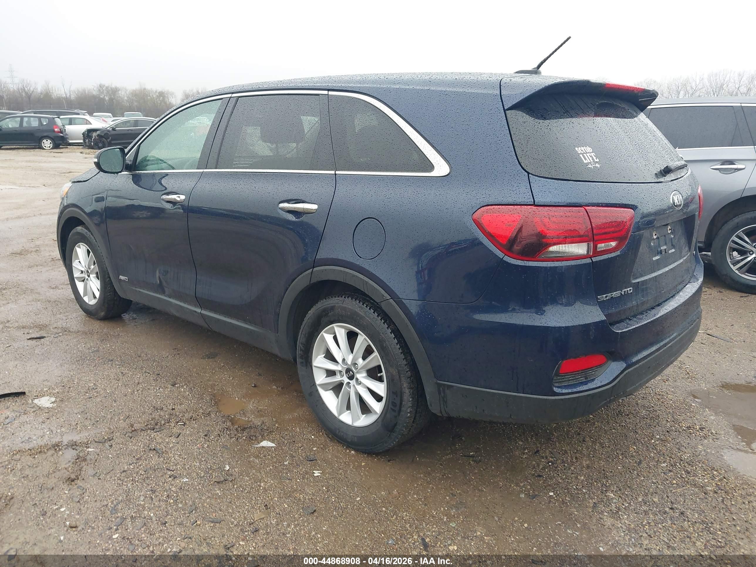 KIA SORENTO image 3