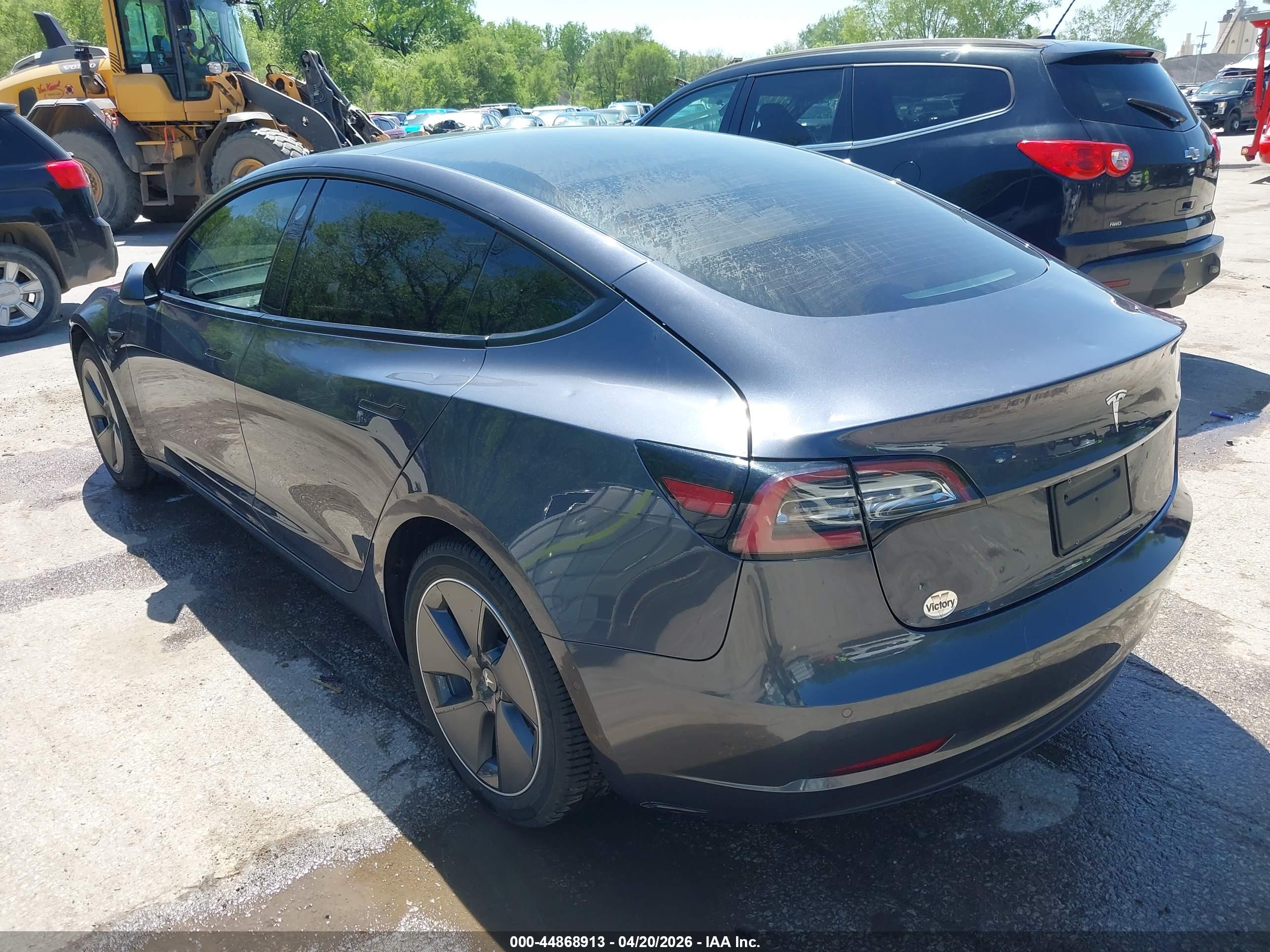 TESLA MODEL image 3