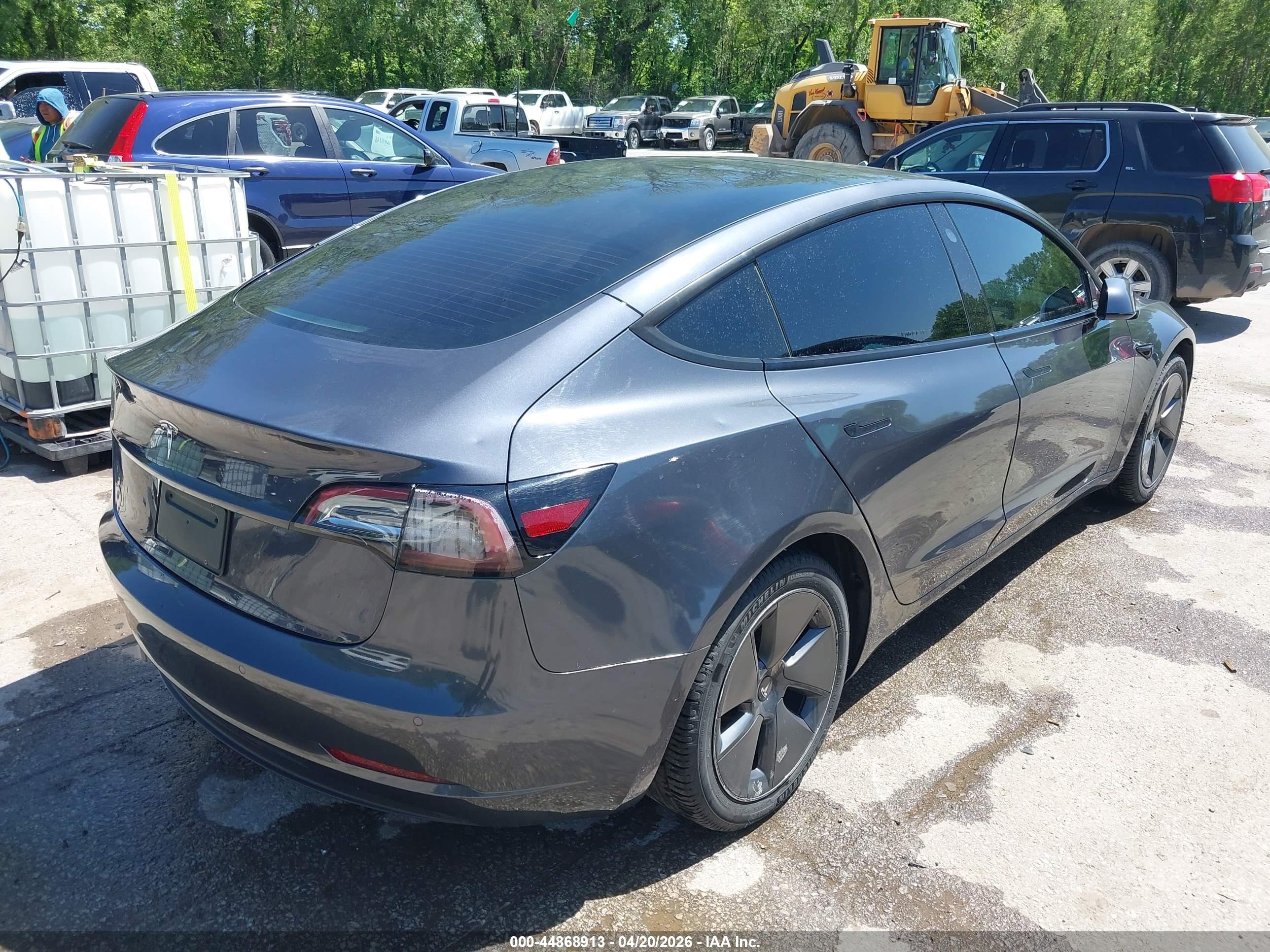 TESLA MODEL image 4