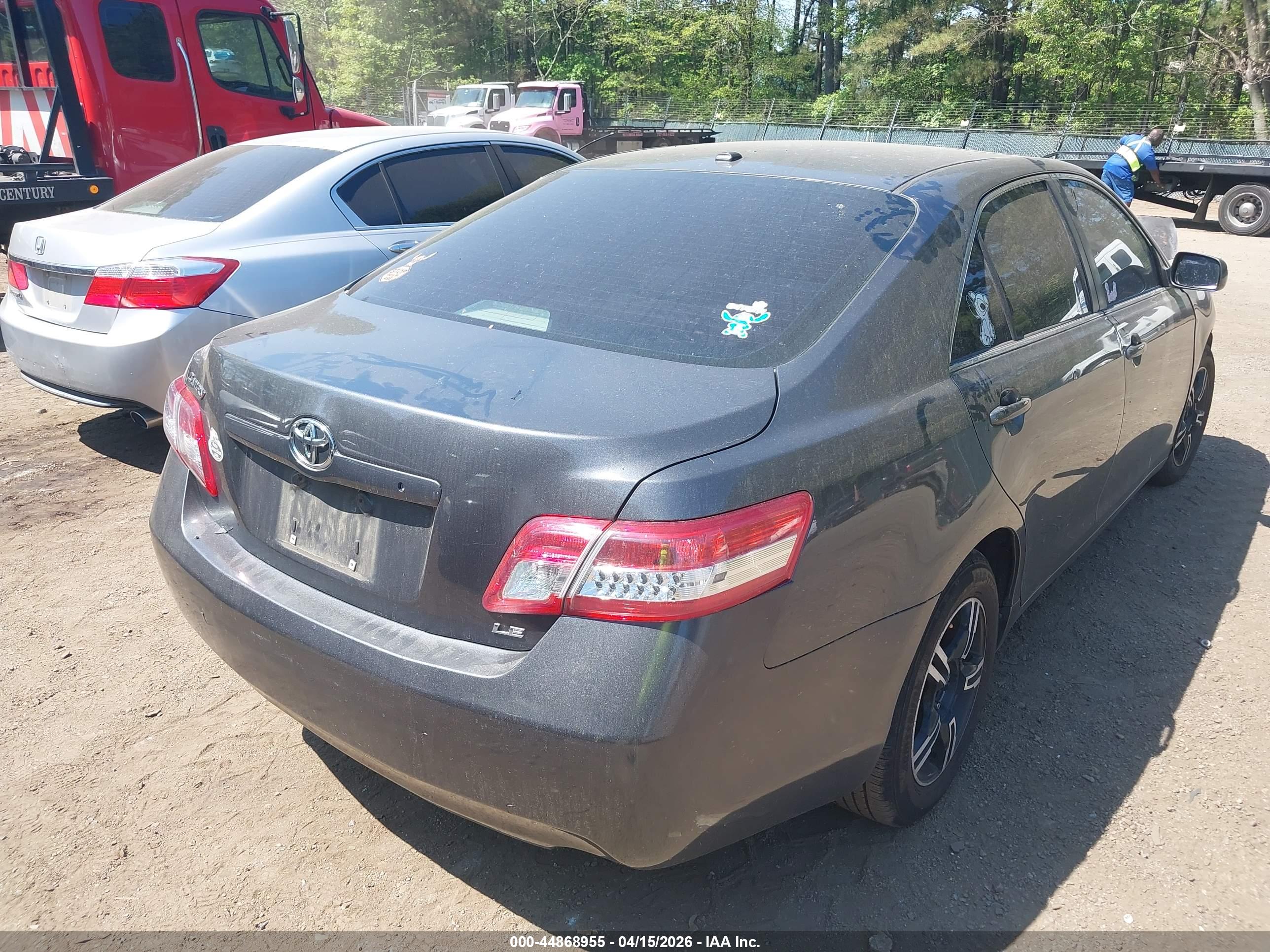TOYOTA CAMRY image 4