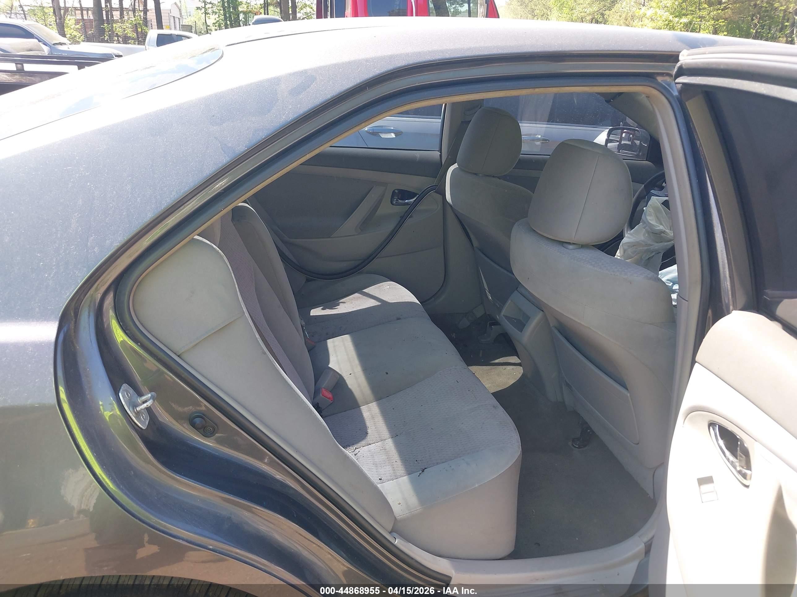 TOYOTA CAMRY image 8