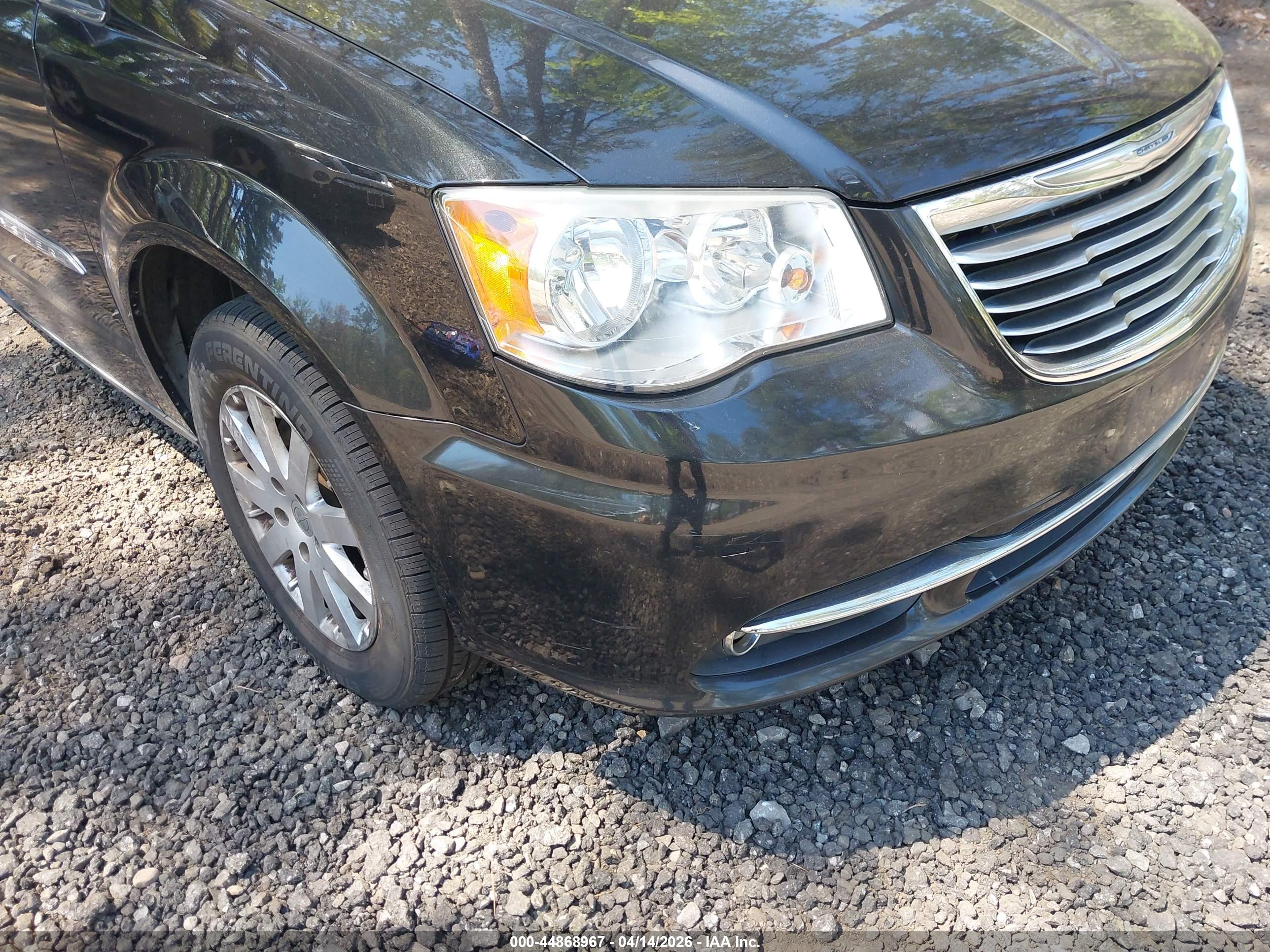 CHRYSLER TOWN image 6