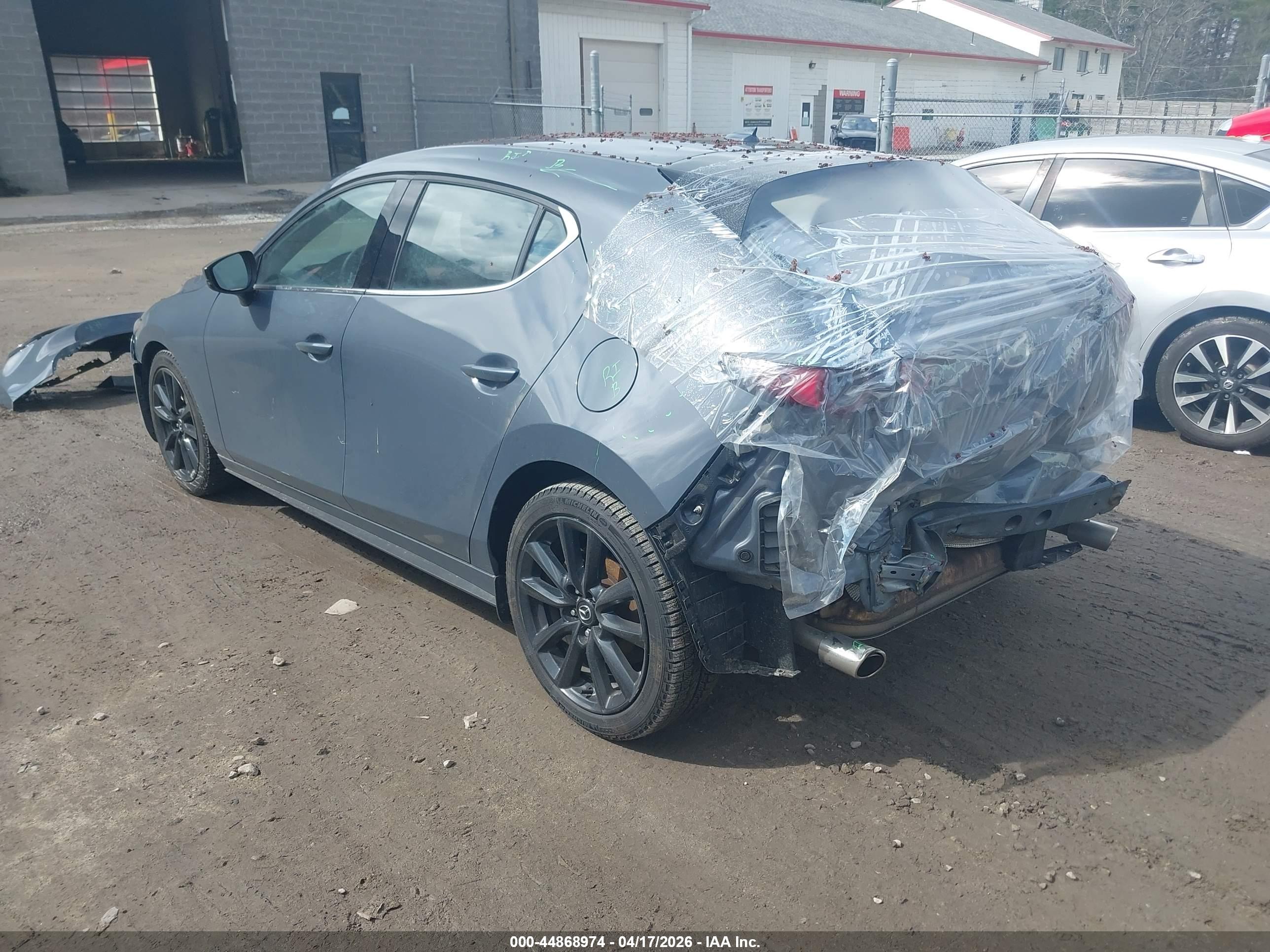 MAZDA MAZDA3 image 3