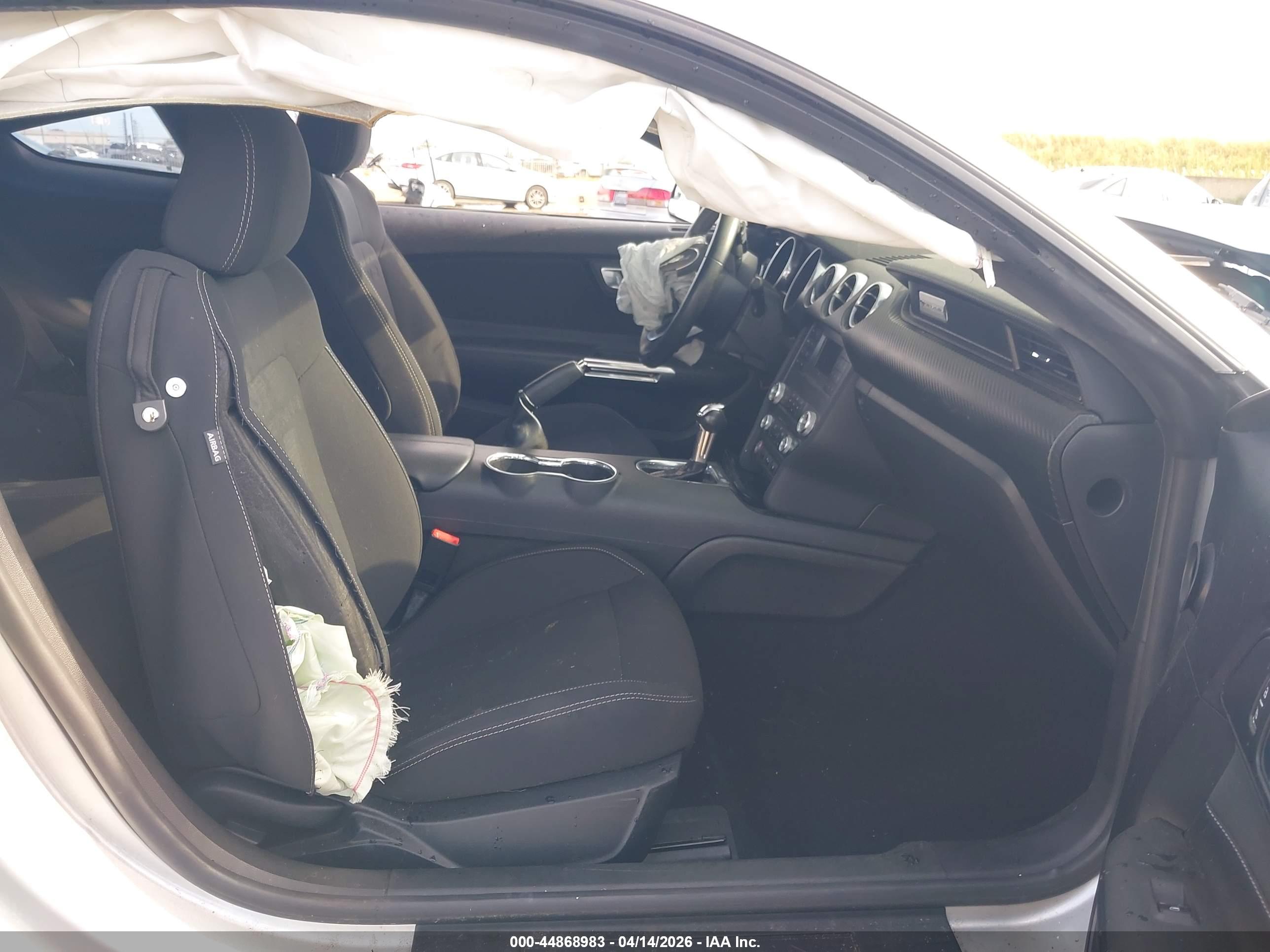 FORD MUSTANG image 5