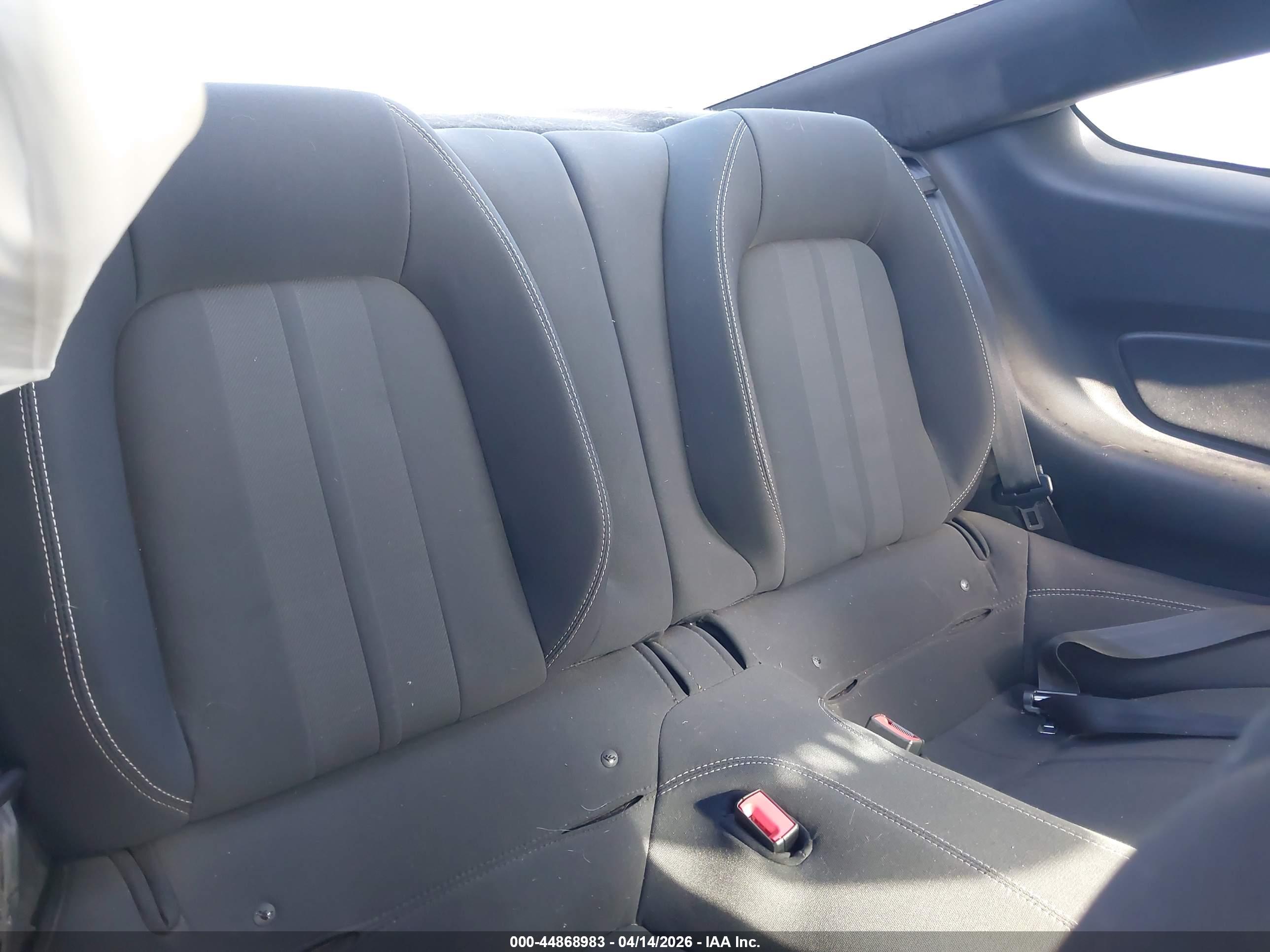 FORD MUSTANG image 8