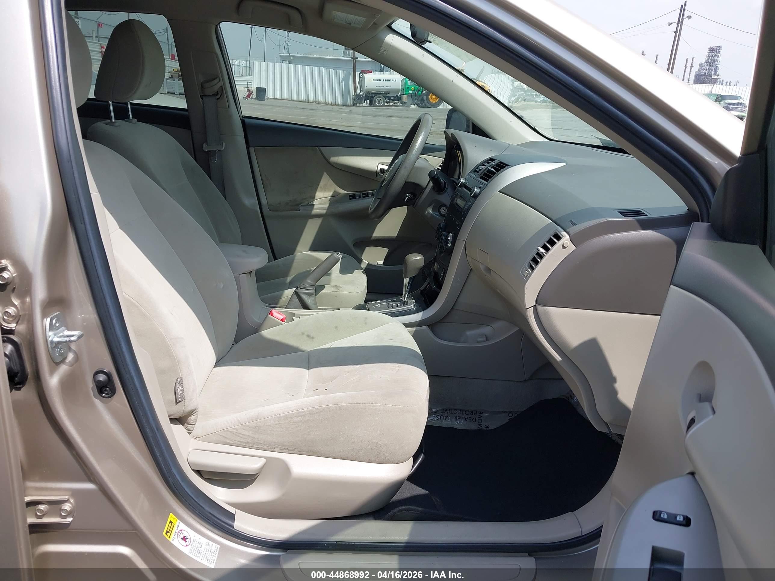 TOYOTA COROLLA image 5