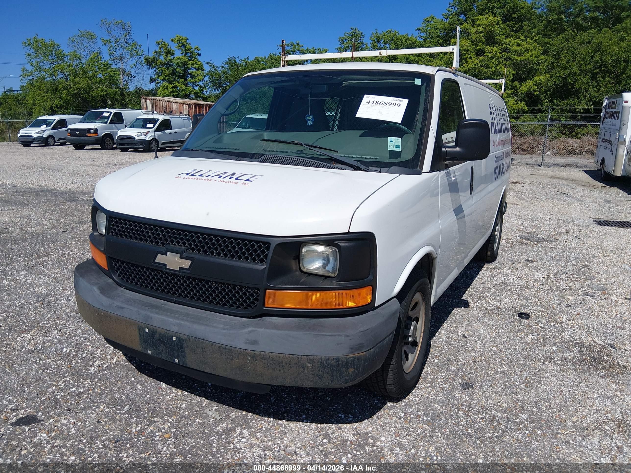 CHEVROLET EXPRESS image 2