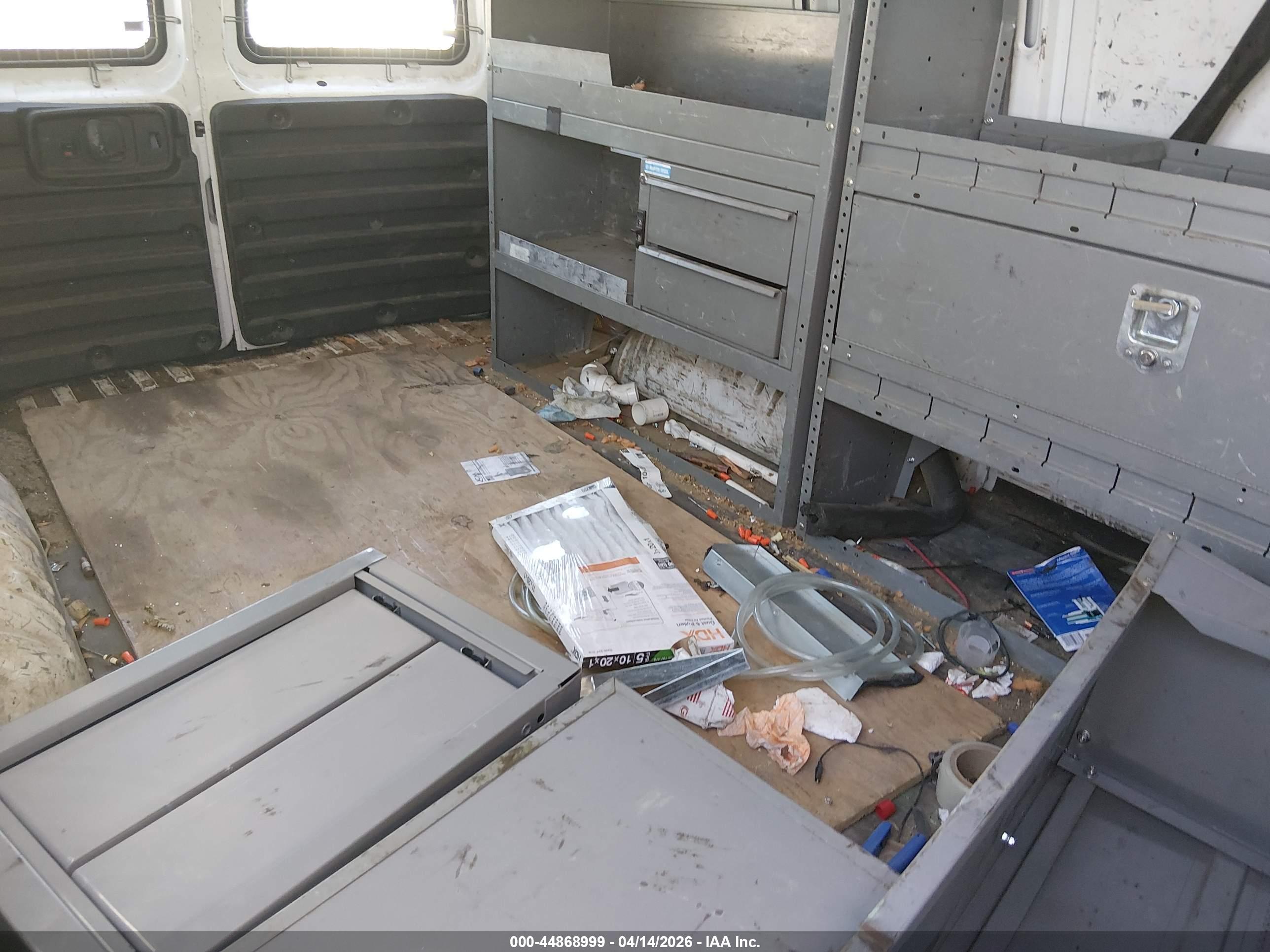 CHEVROLET EXPRESS image 8