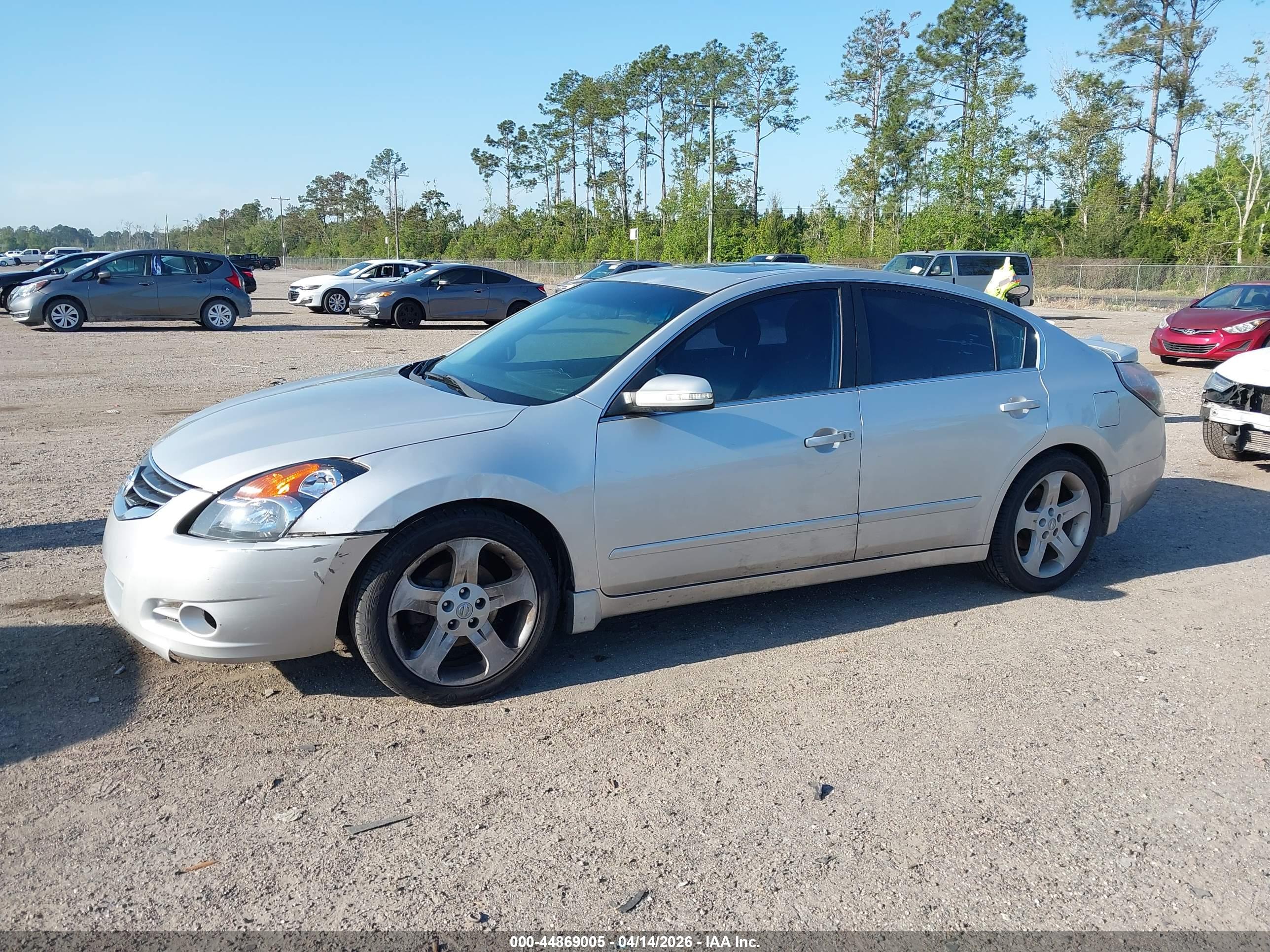 NISSAN ALTIMA image 2