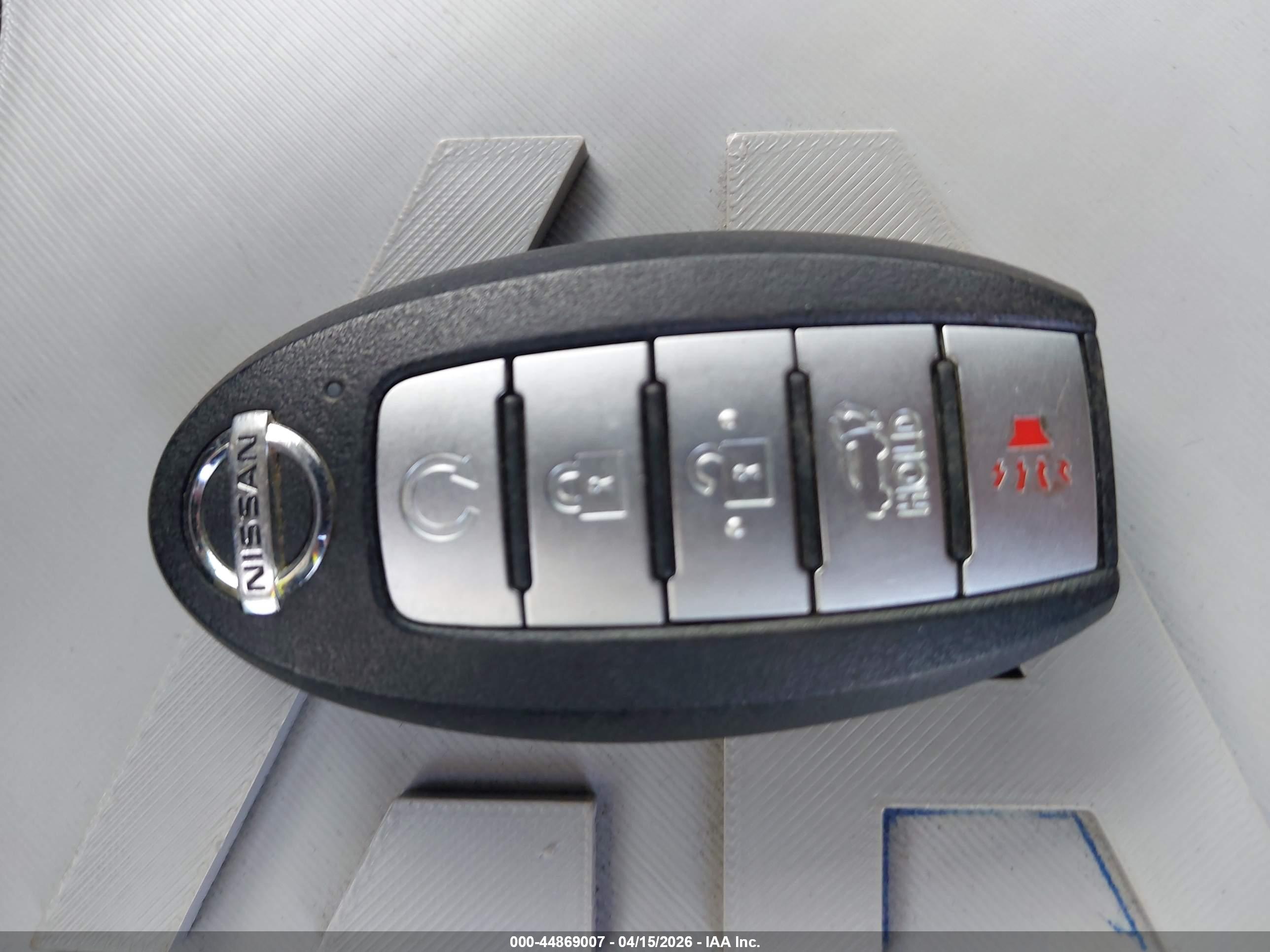 NISSAN ROGUE image 11