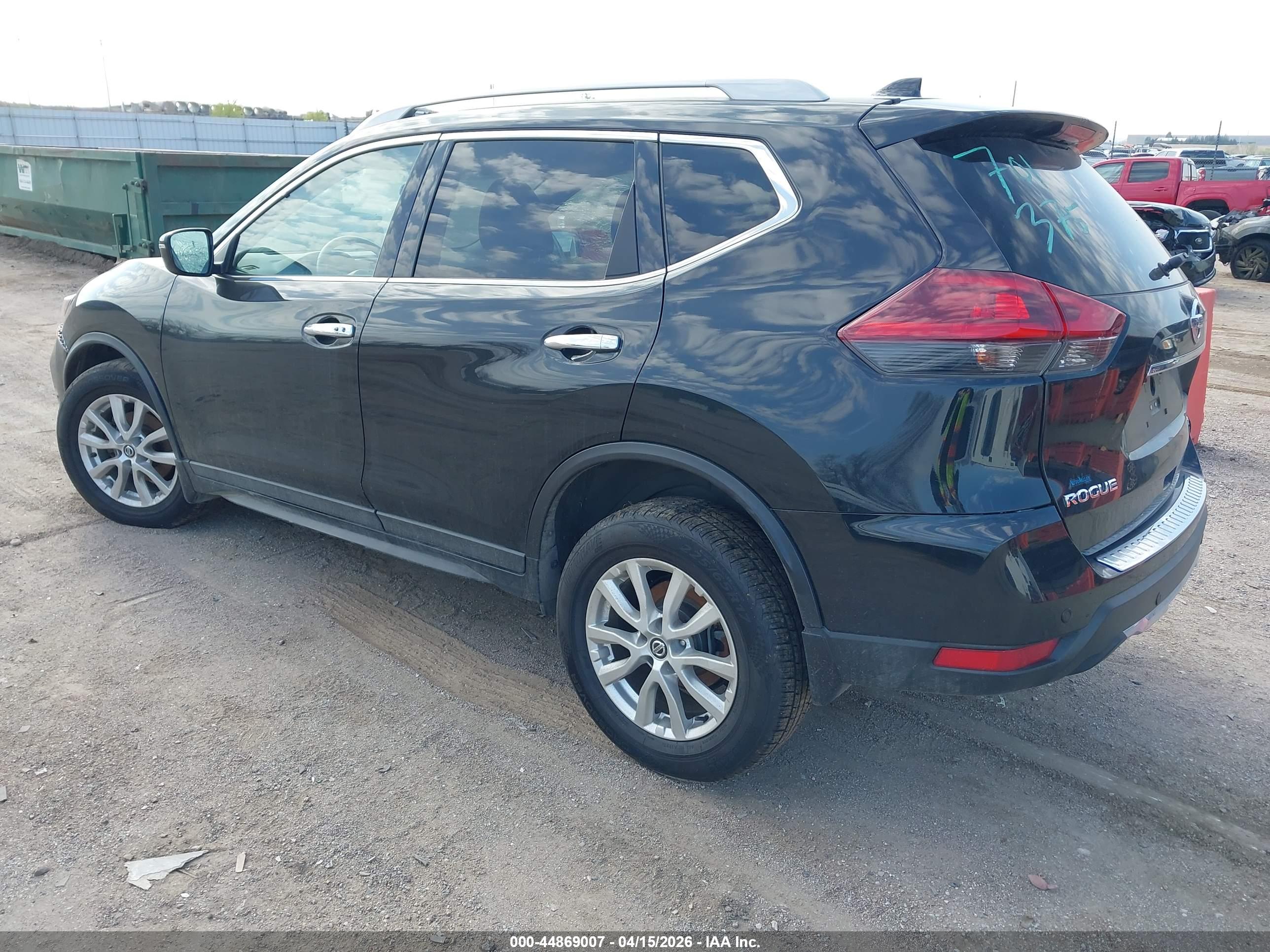 NISSAN ROGUE image 3