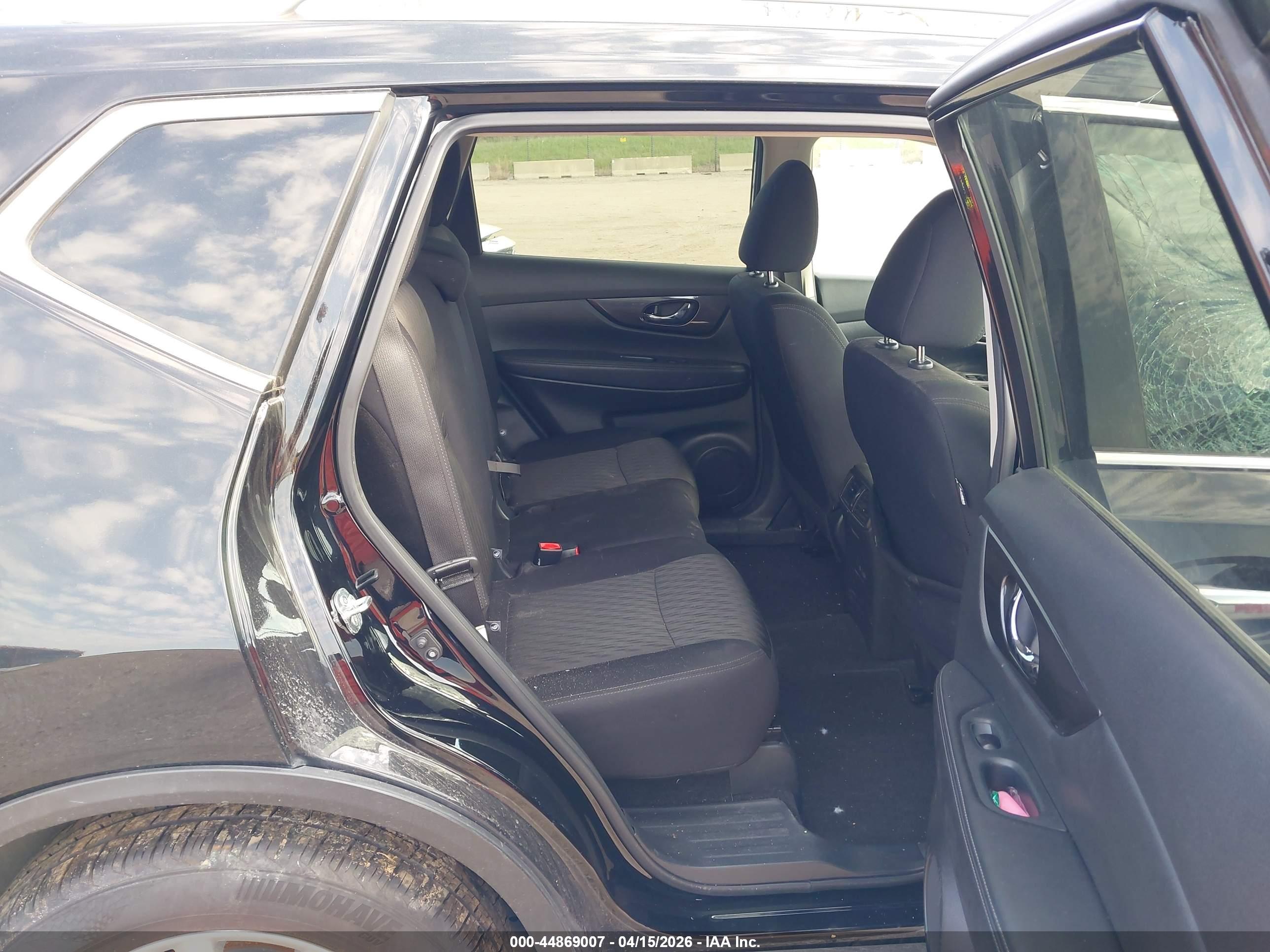 NISSAN ROGUE image 8