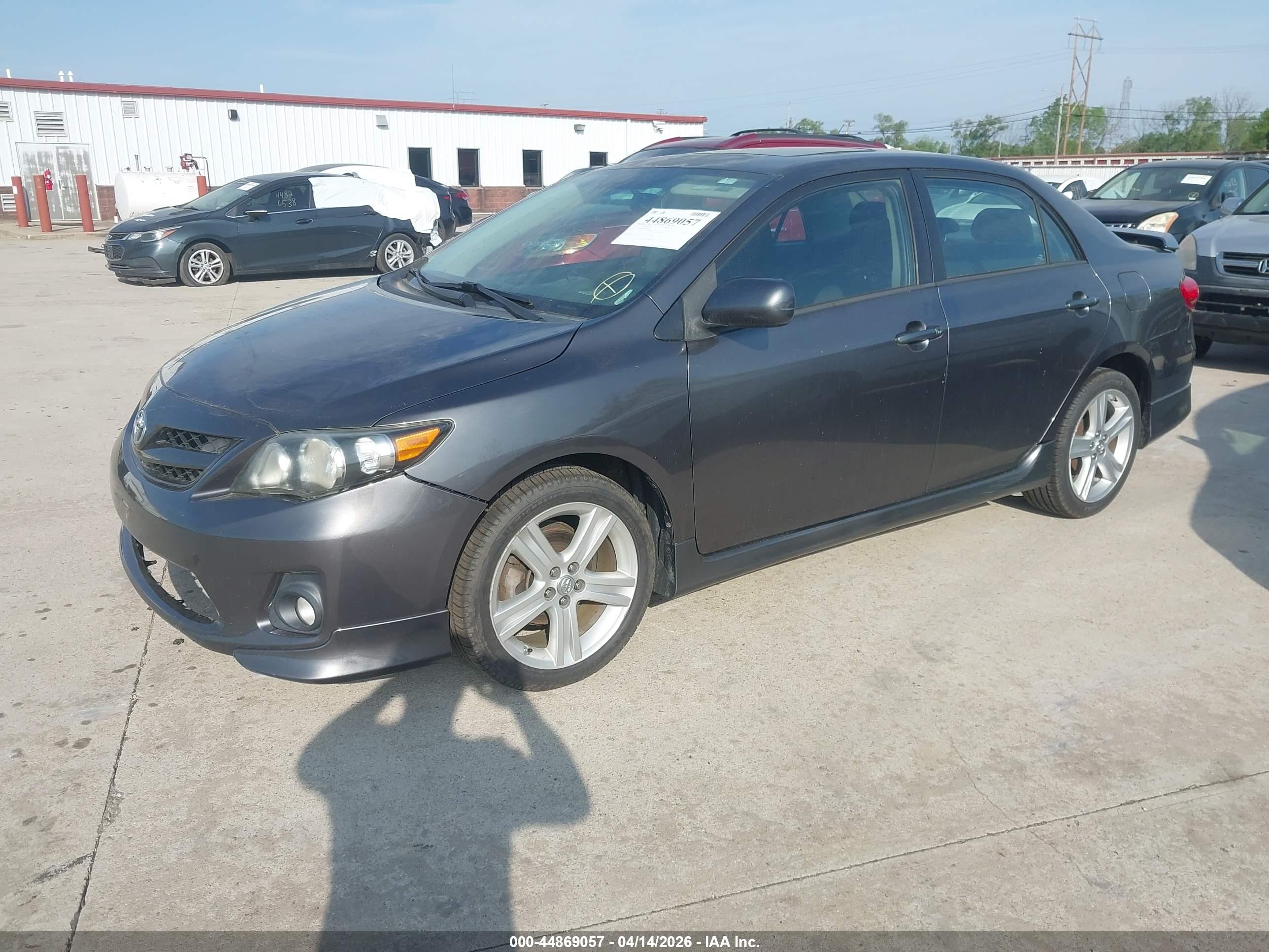 TOYOTA COROLLA image 2