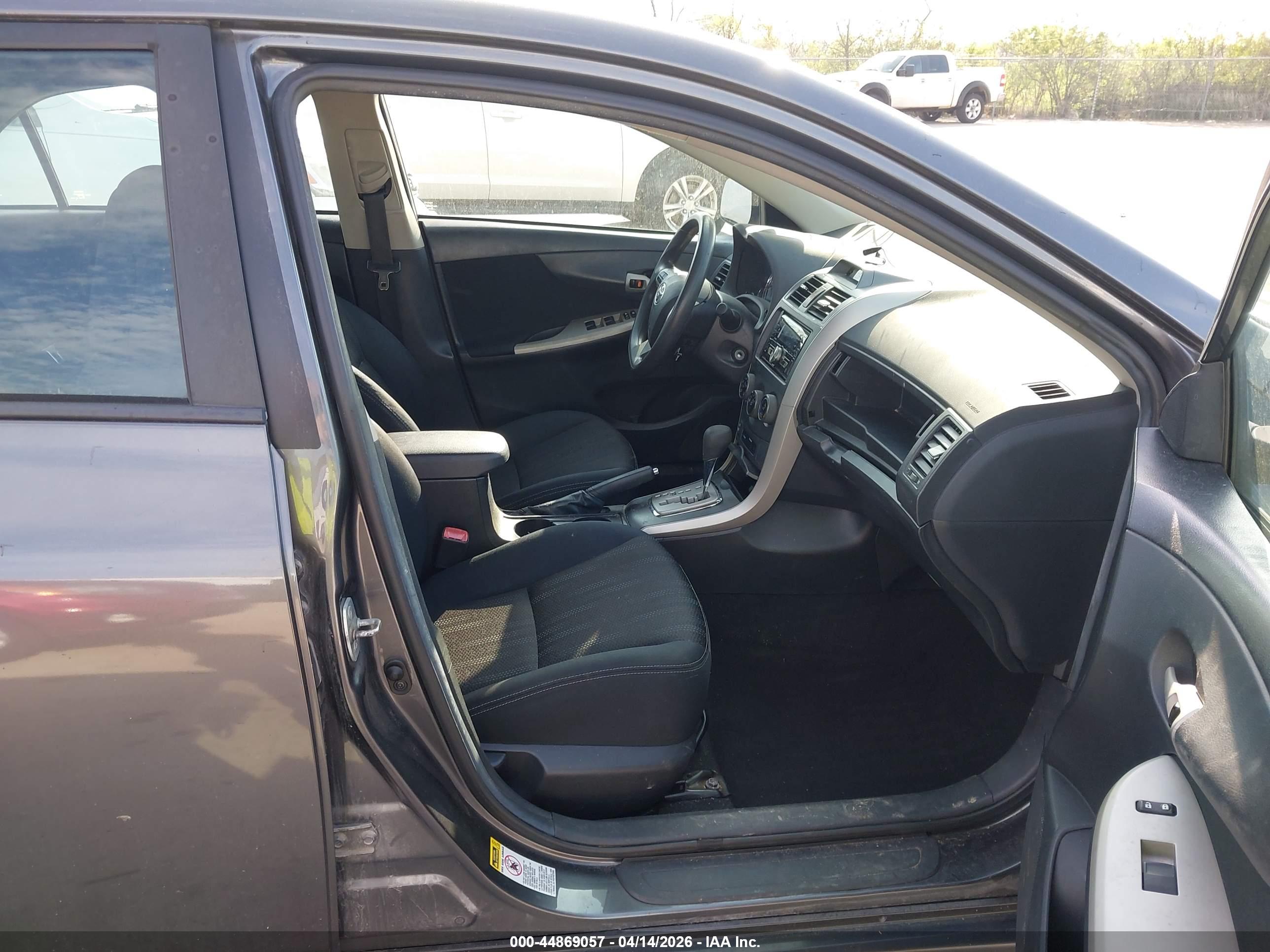 TOYOTA COROLLA image 5