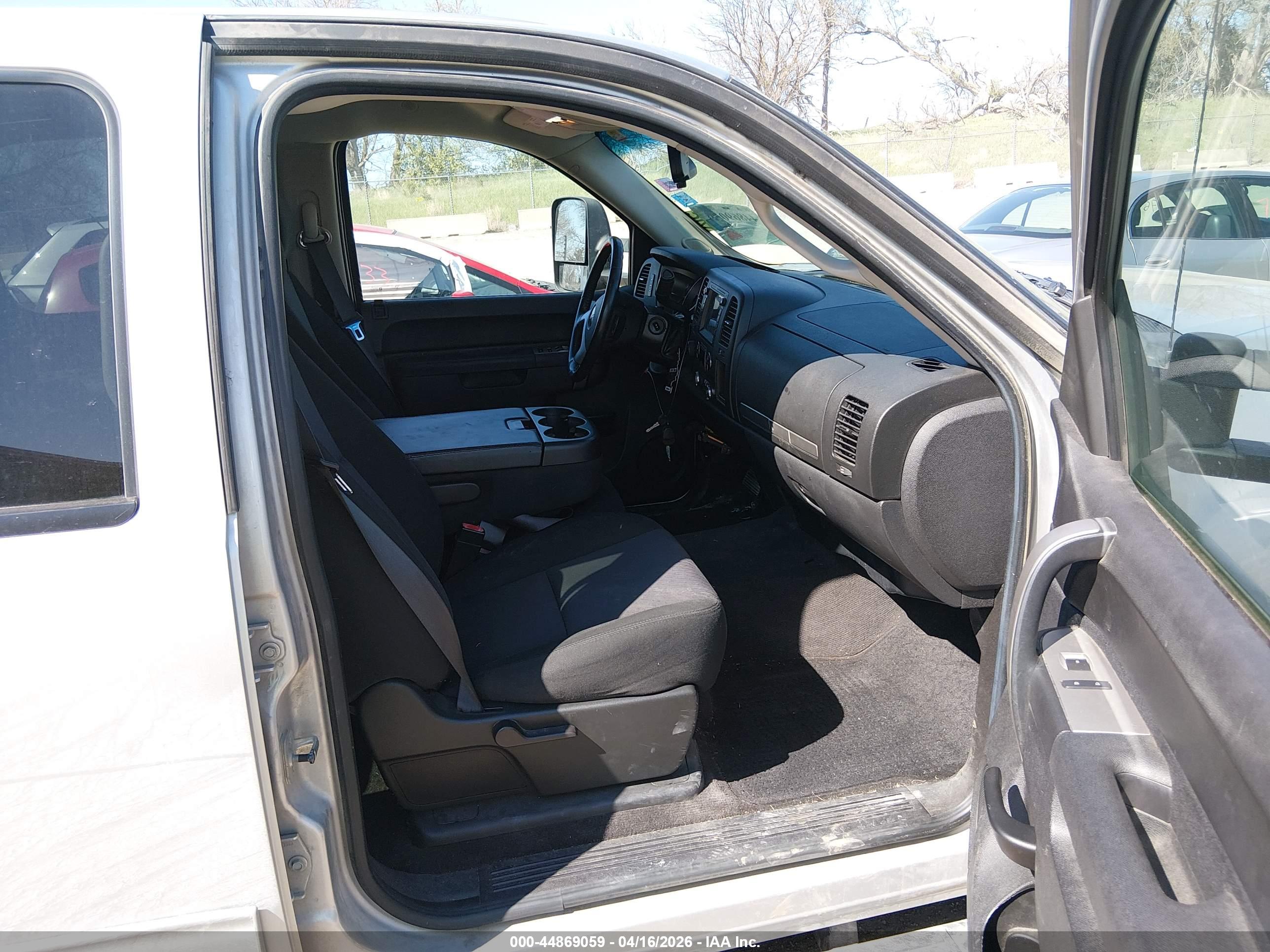 GMC SIERRA image 5