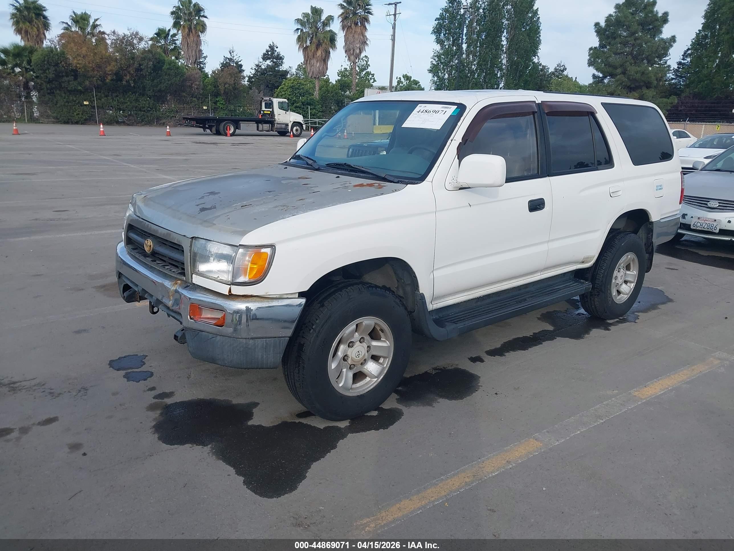 TOYOTA 4RUNNER image 2
