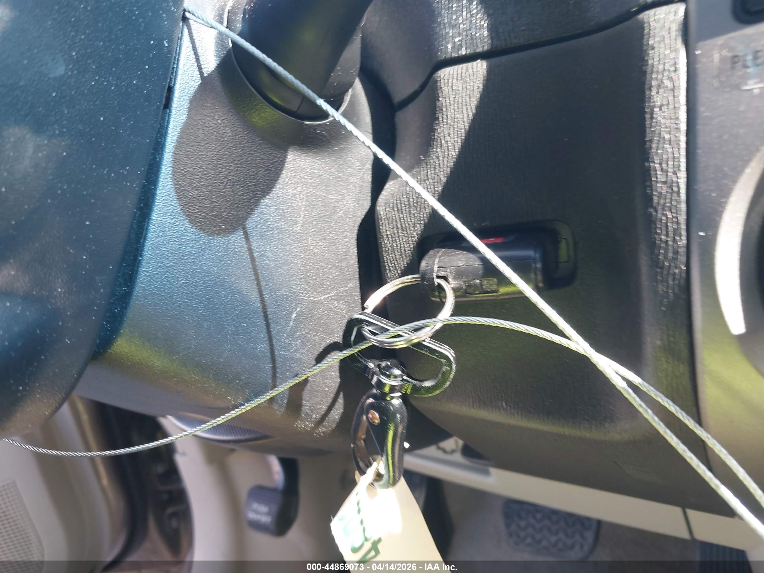 TOYOTA PRIUS image 11