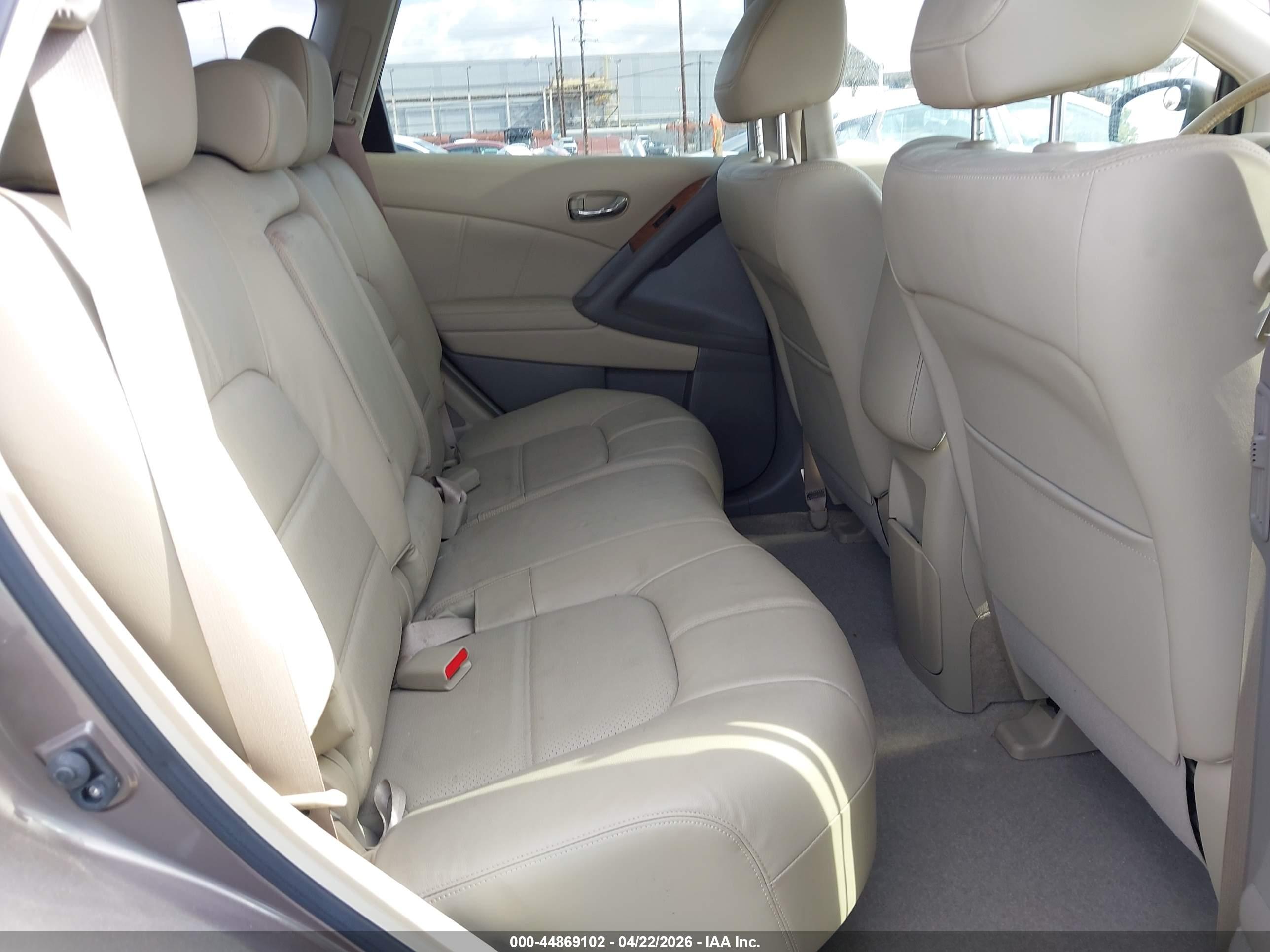 NISSAN MURANO image 8