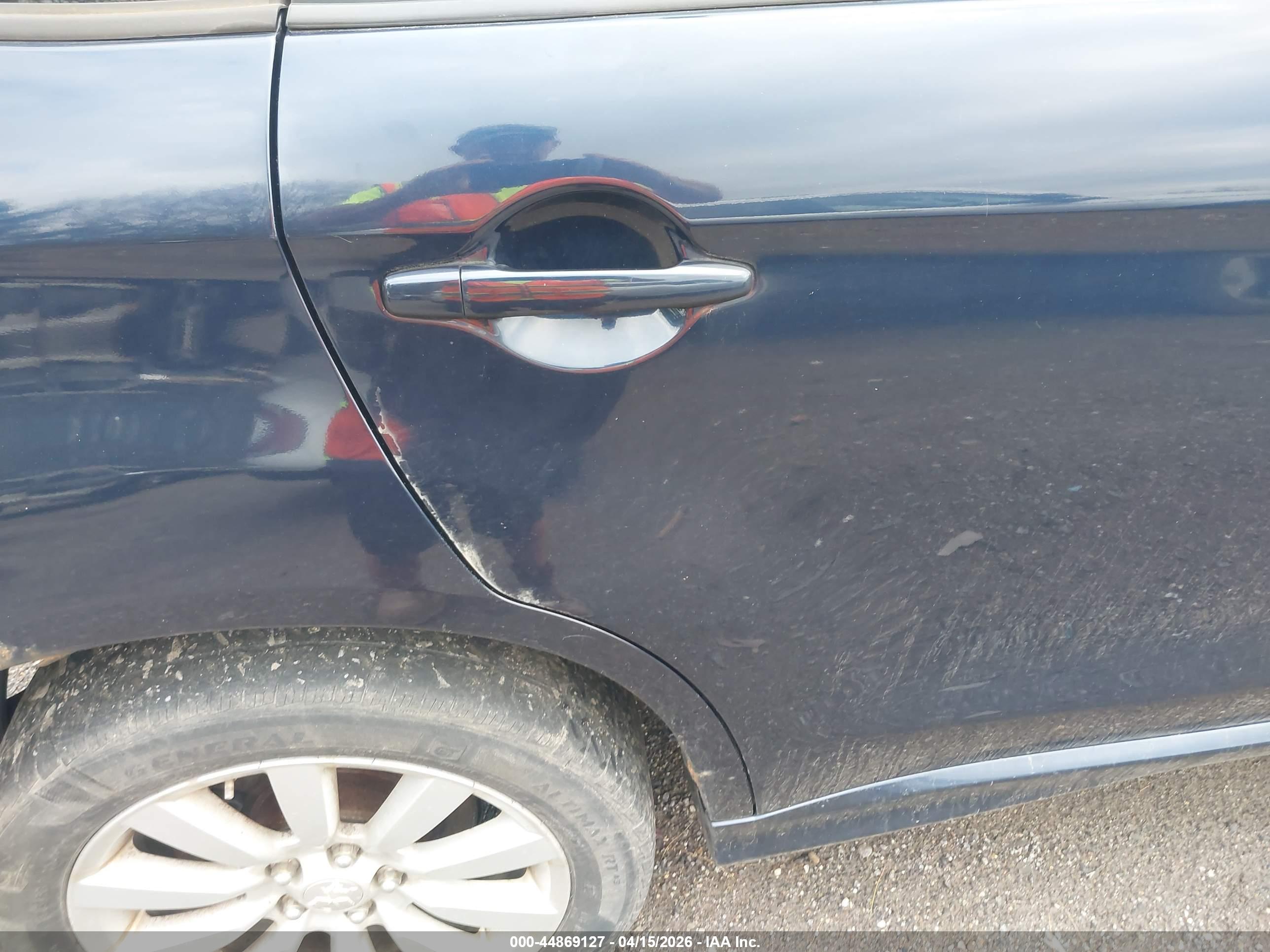 MITSUBISHI OUTLANDER image 6