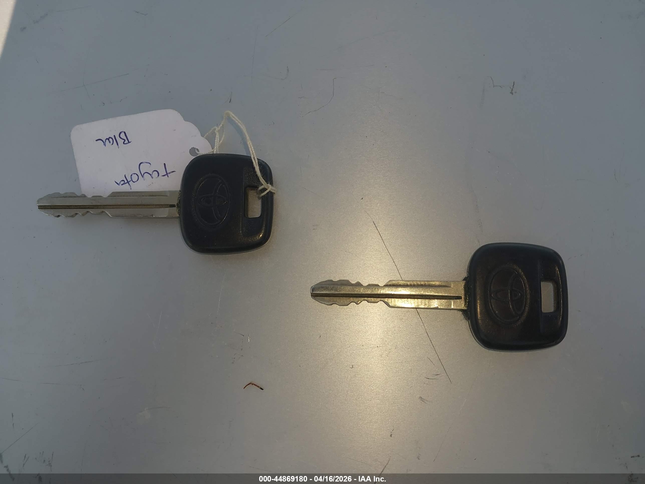 TOYOTA YARIS image 11