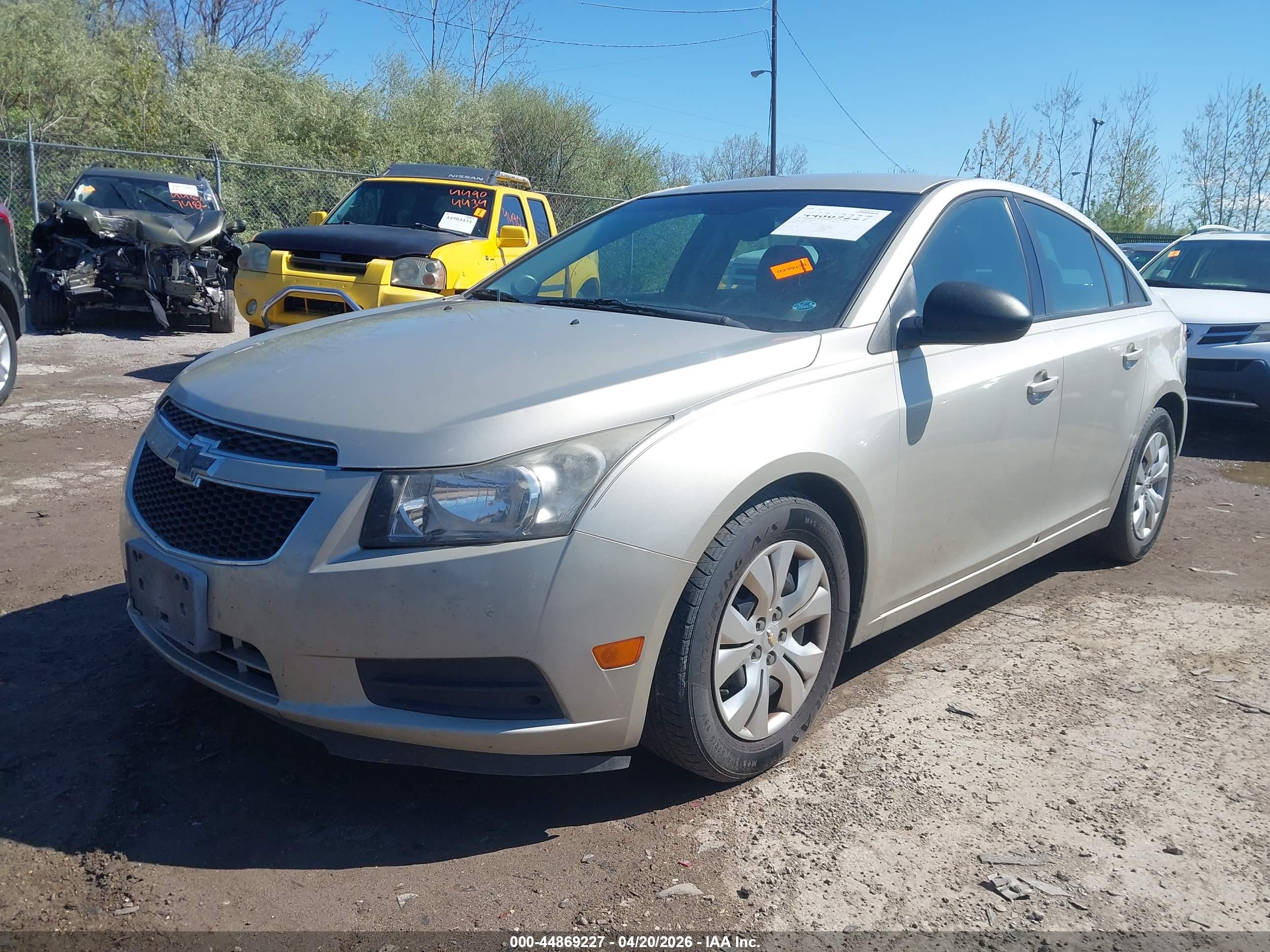 CHEVROLET CRUZE image 2