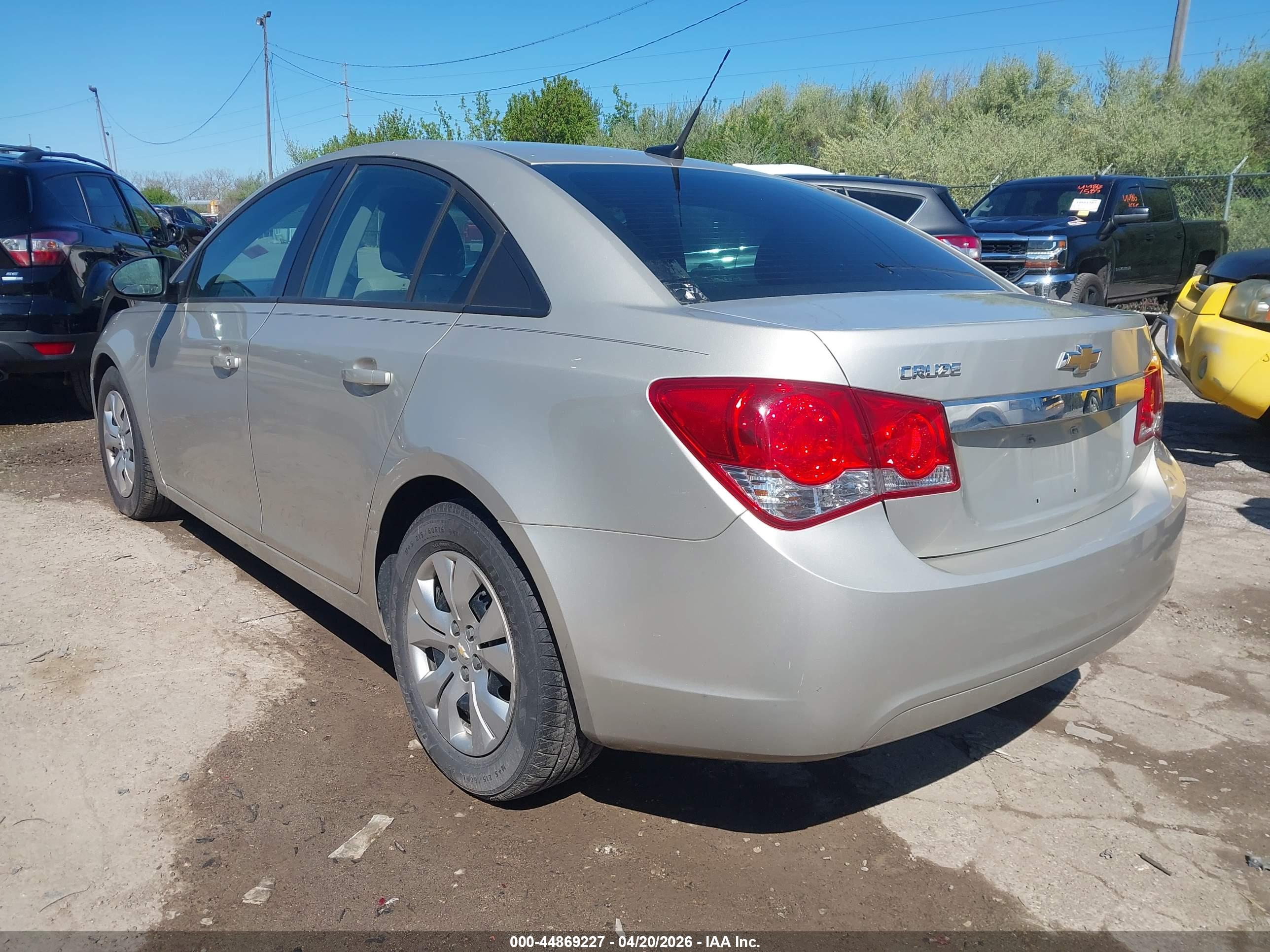 CHEVROLET CRUZE image 3