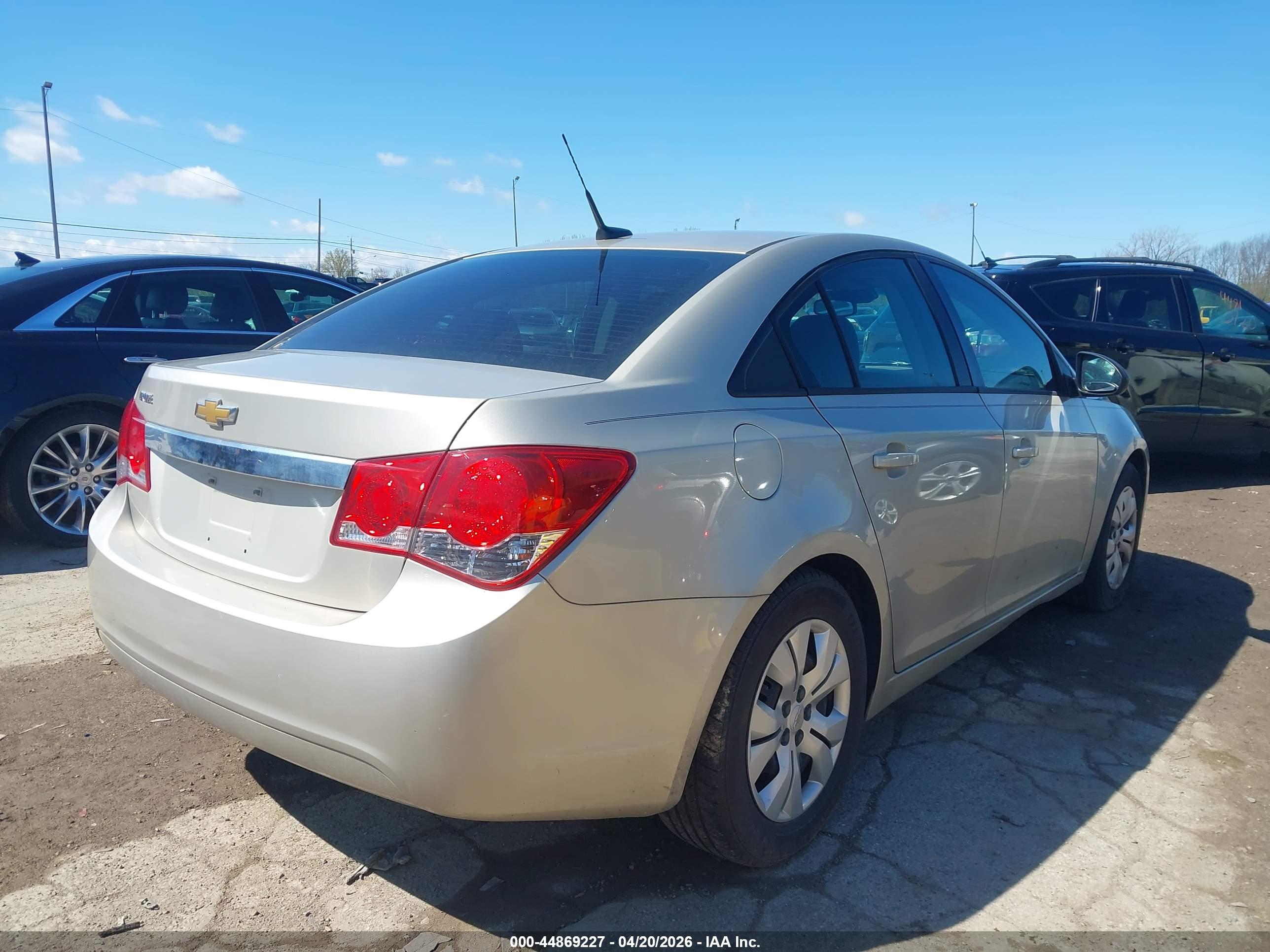 CHEVROLET CRUZE image 4