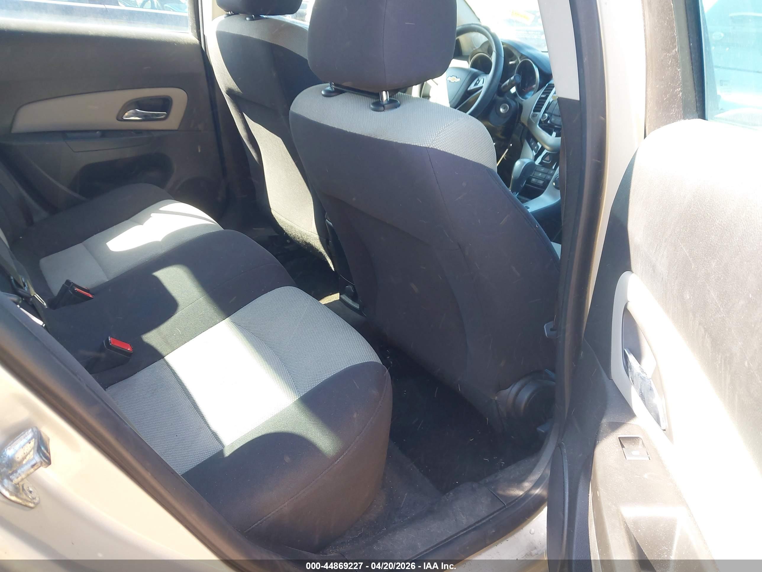CHEVROLET CRUZE image 8