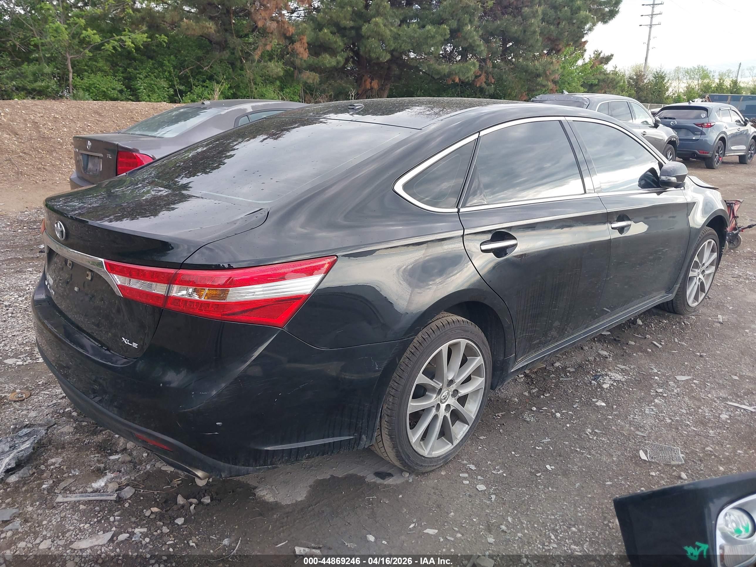 TOYOTA AVALON image 4