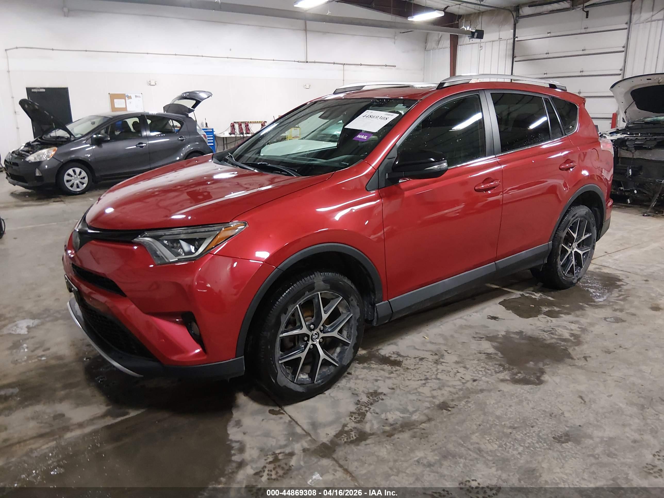 TOYOTA RAV4 image 2