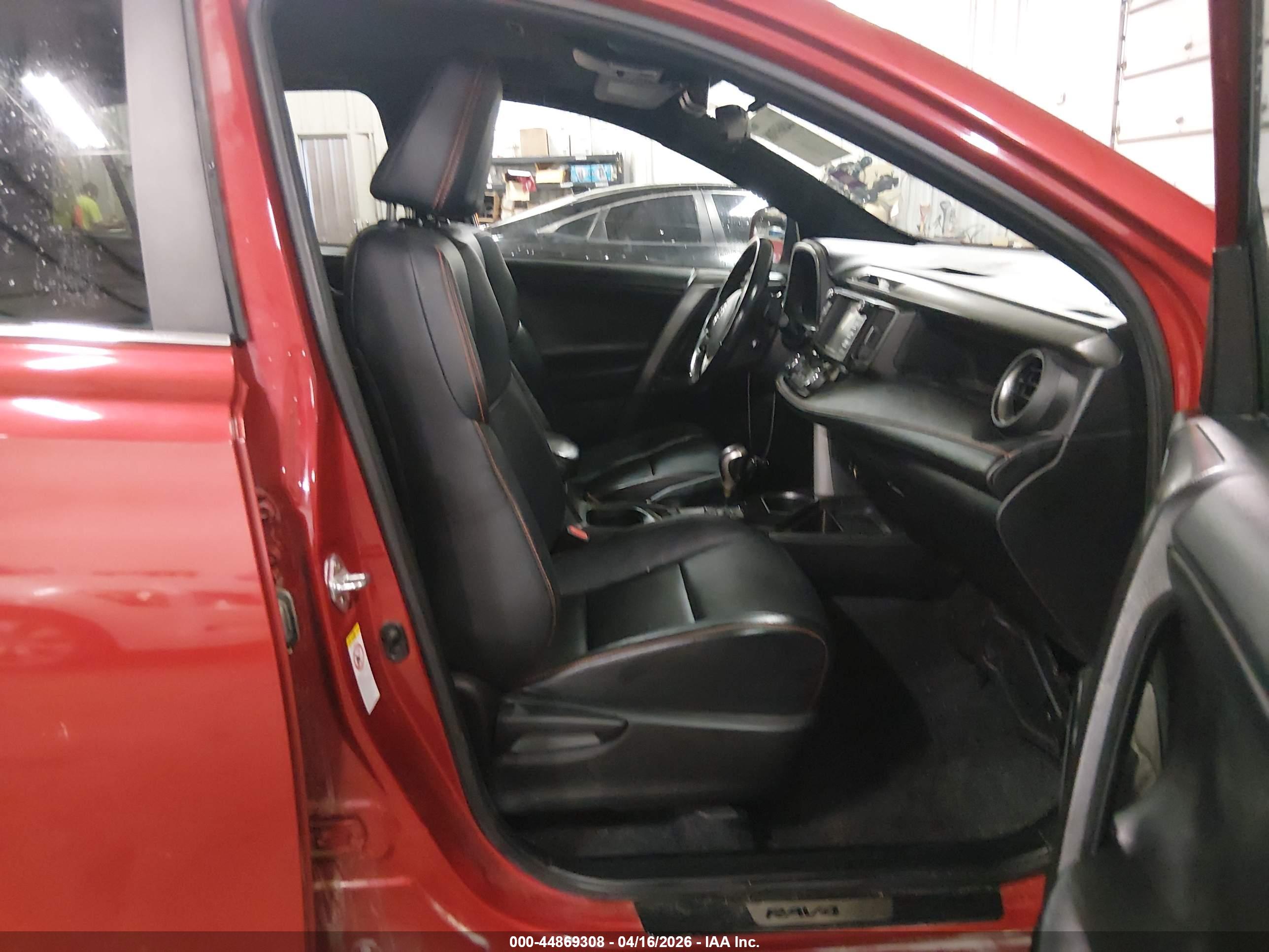 TOYOTA RAV4 image 5