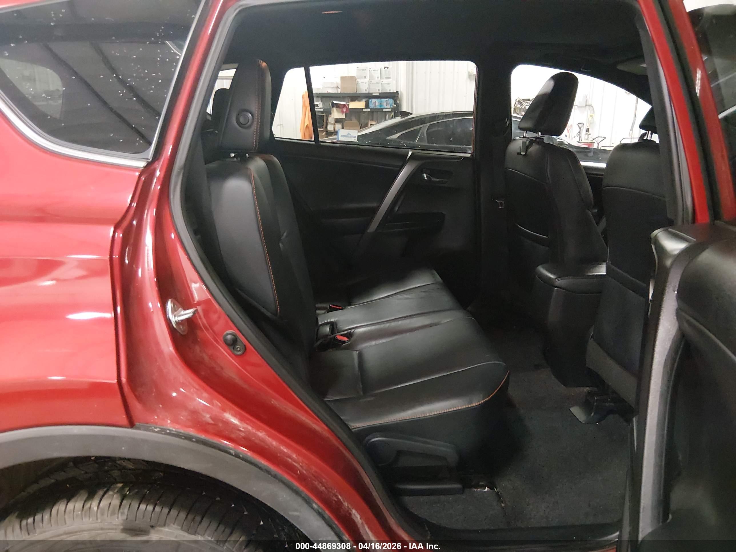 TOYOTA RAV4 image 8
