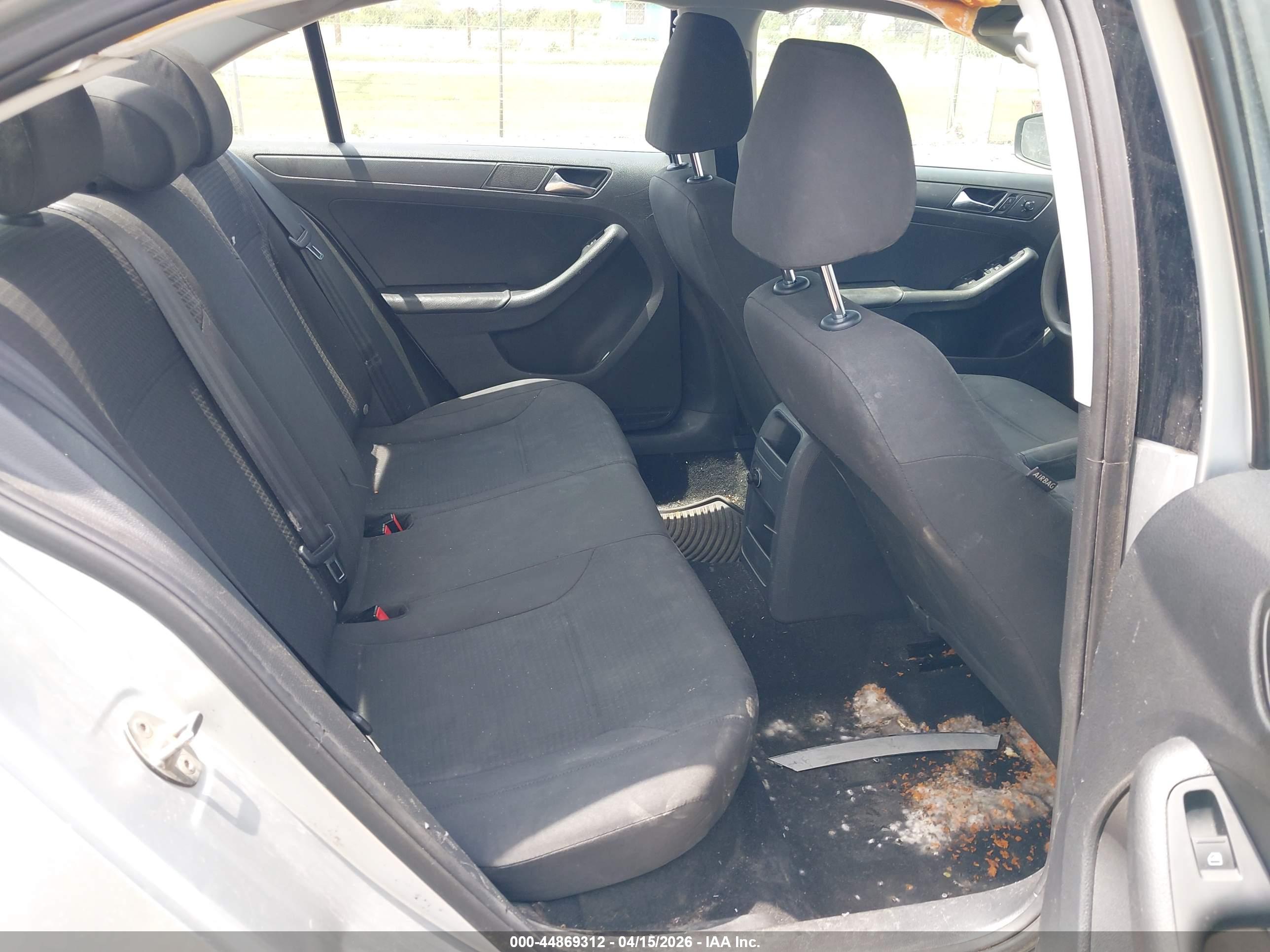 VOLKSWAGEN JETTA image 8