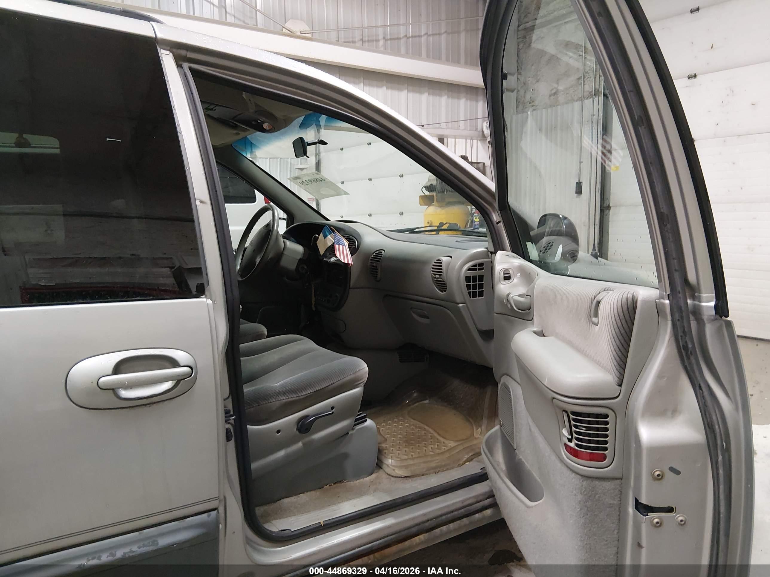 DODGE GRAND image 5