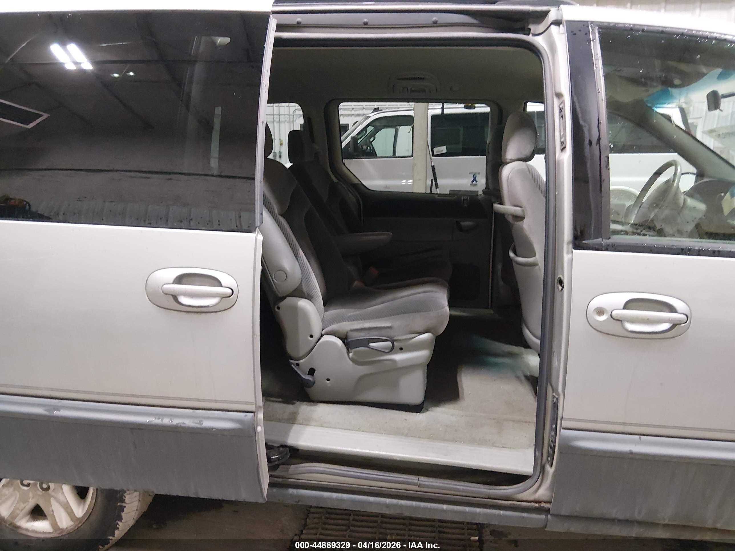 DODGE GRAND image 8