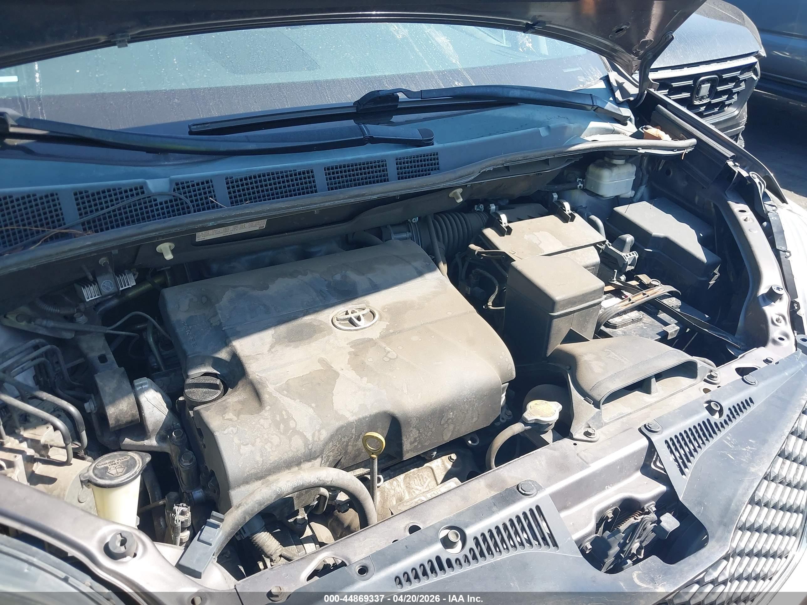 TOYOTA SIENNA image 10