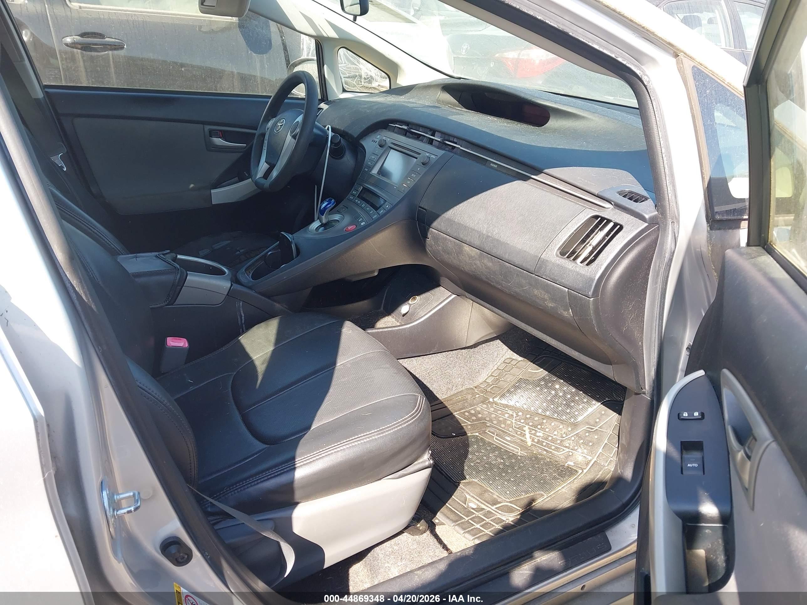 TOYOTA PRIUS image 5