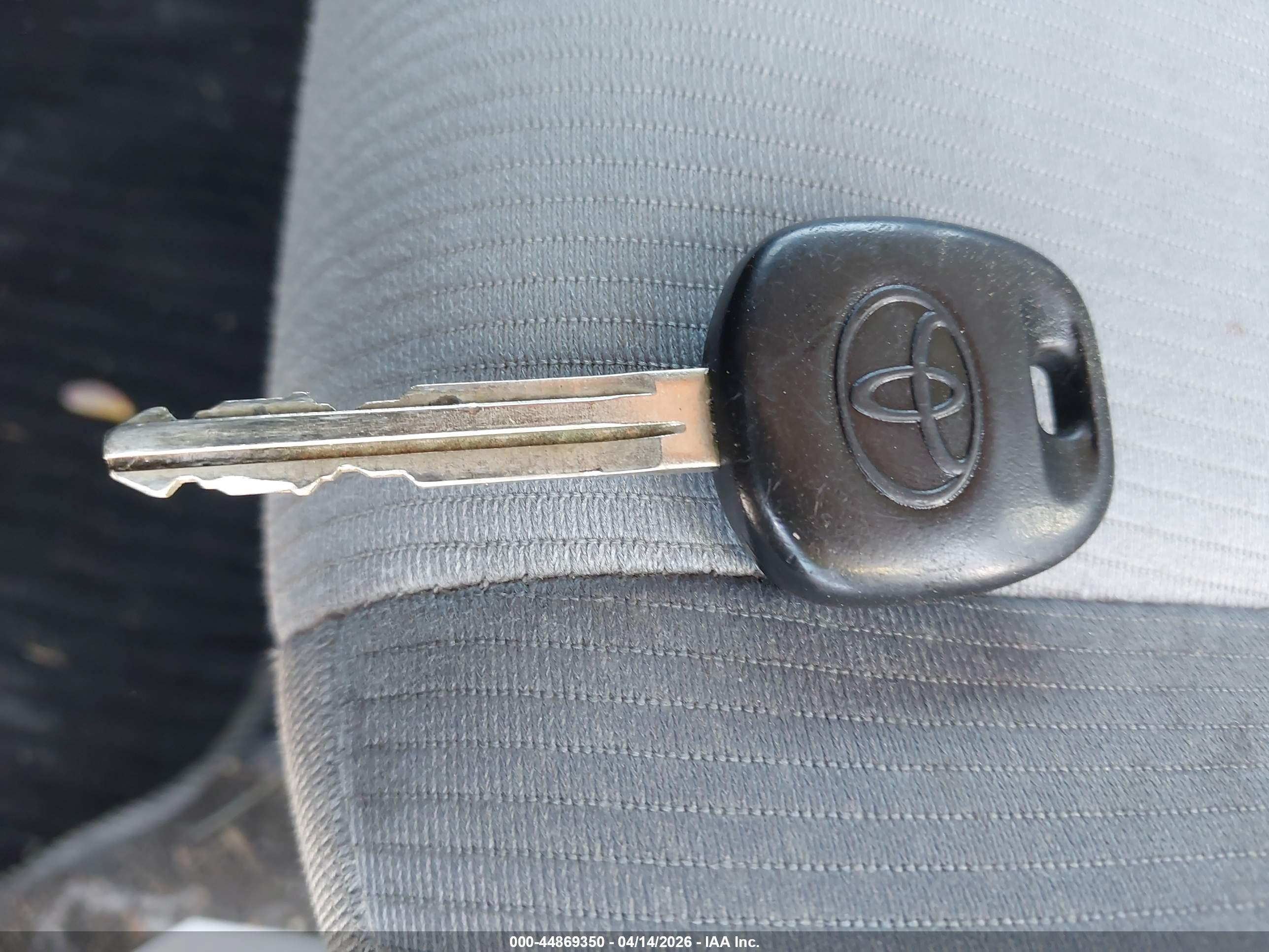 TOYOTA COROLLA image 11
