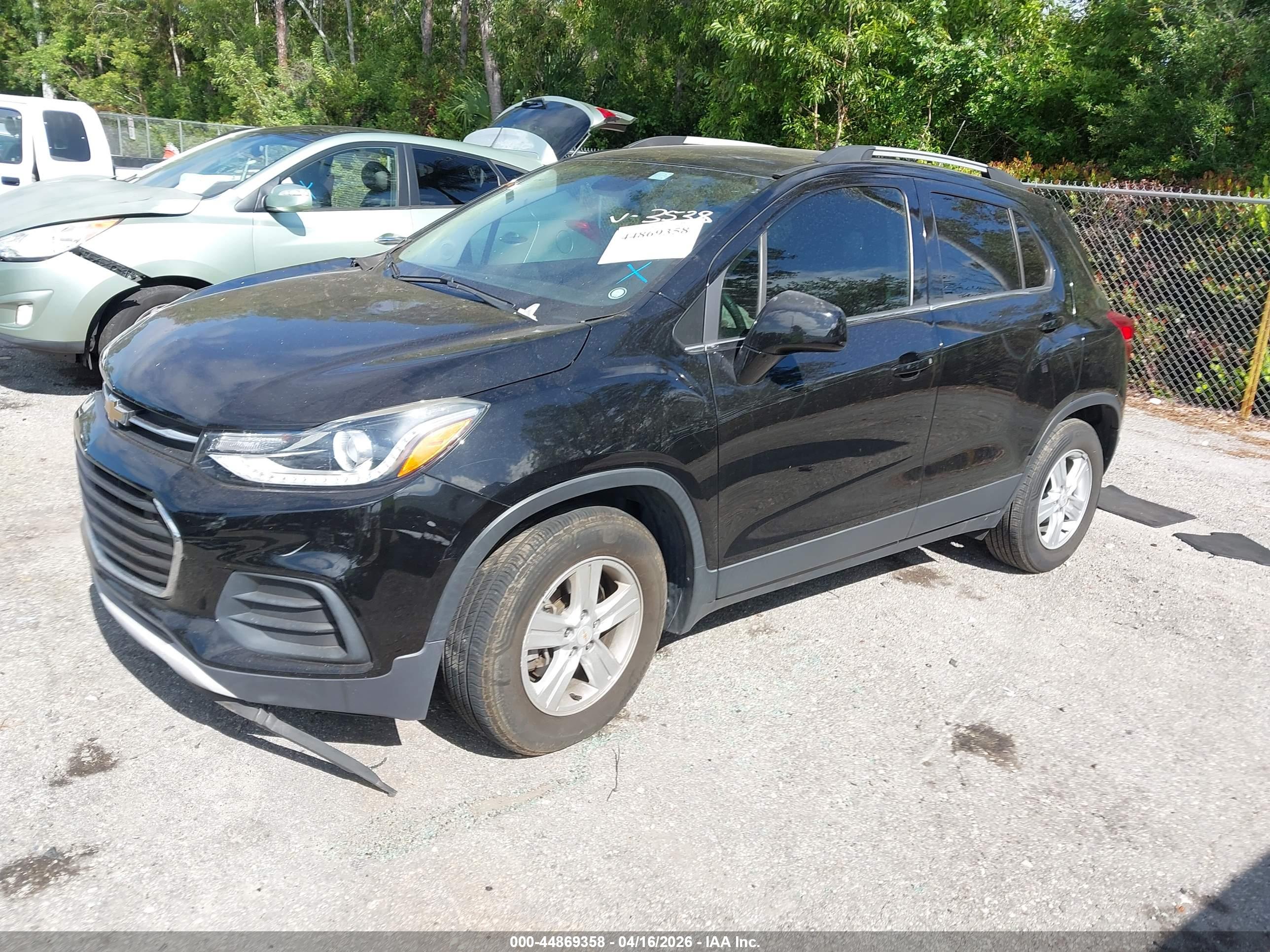 CHEVROLET TRAX image 2