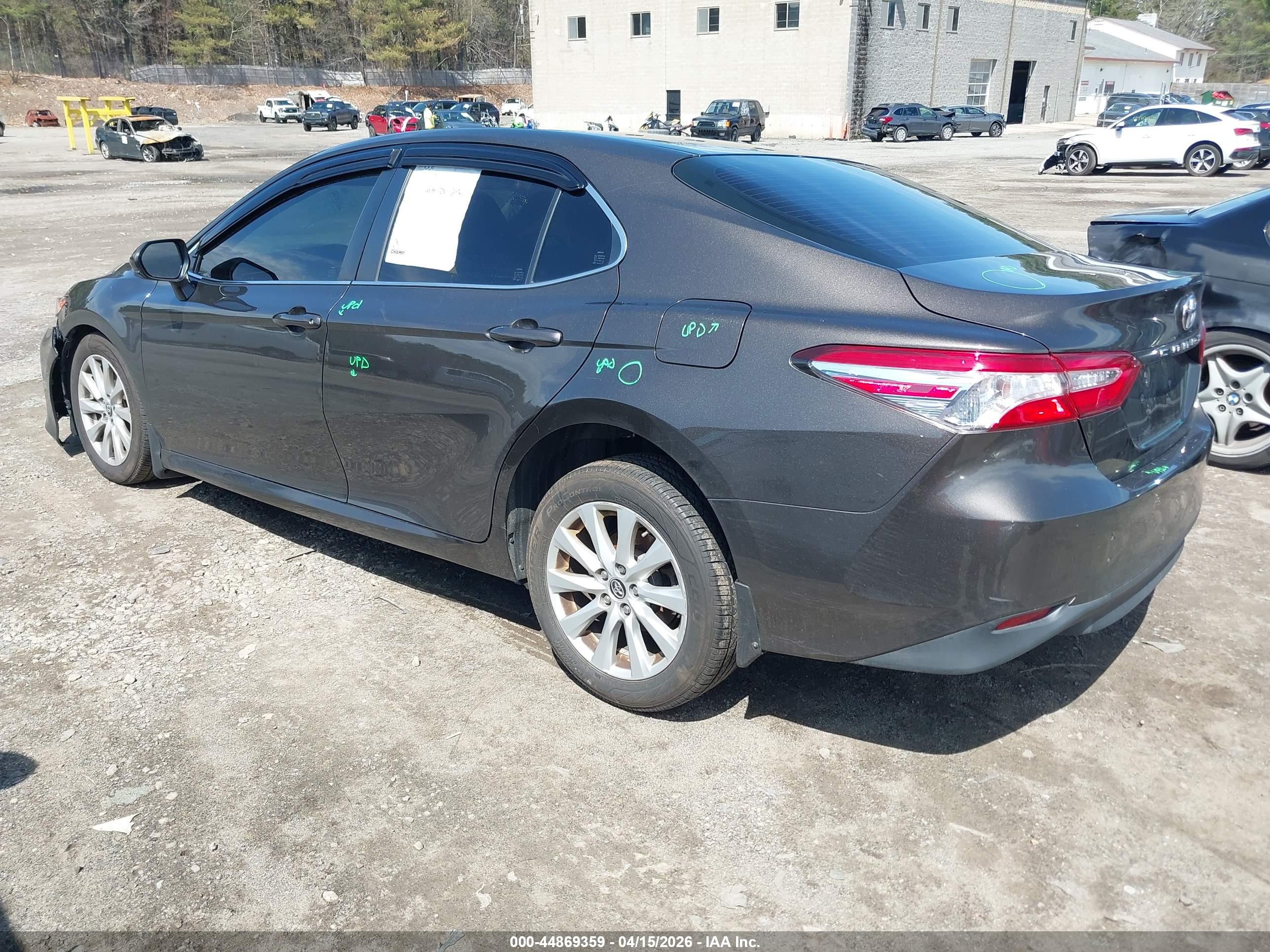 TOYOTA CAMRY image 3