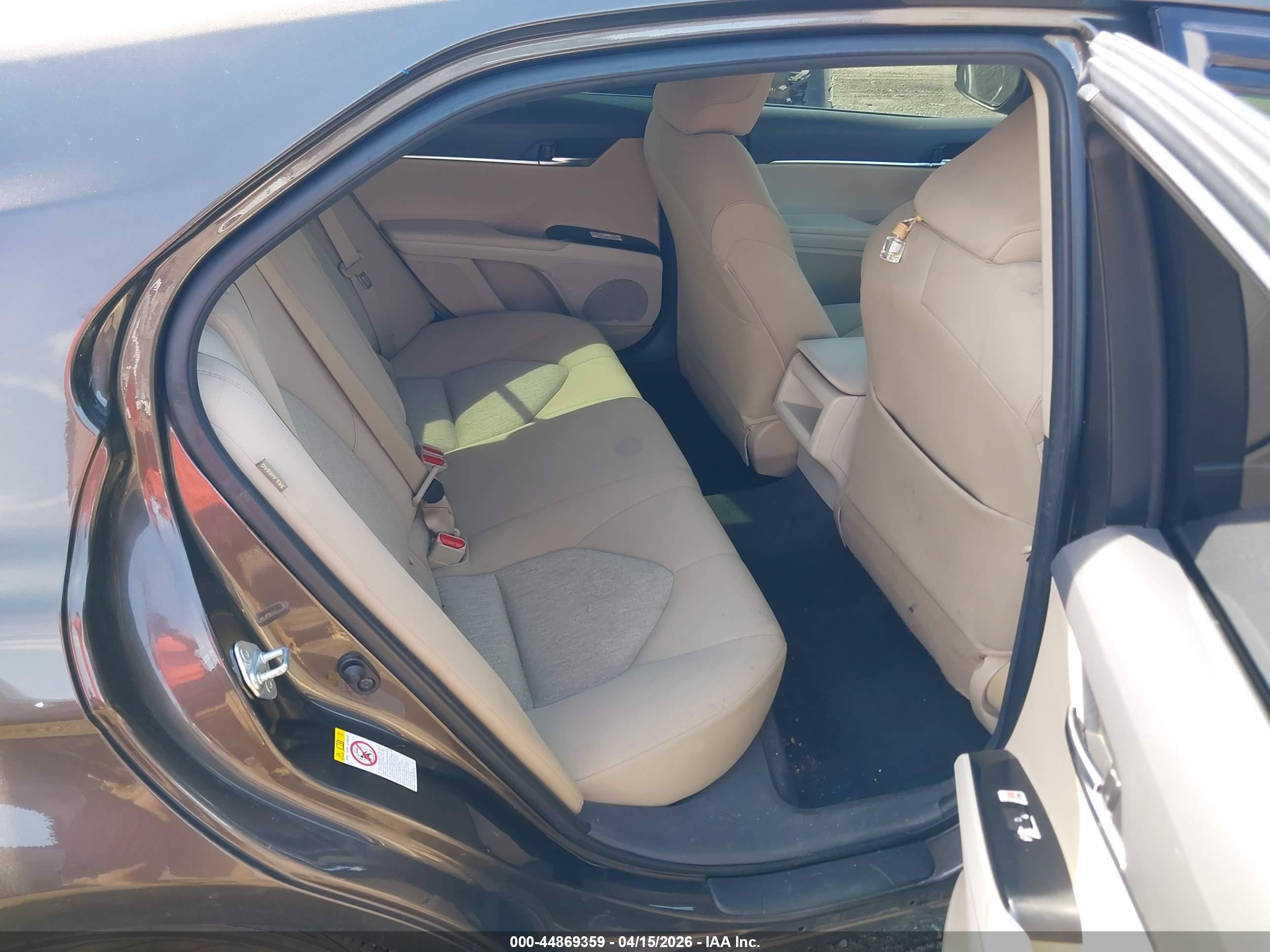 TOYOTA CAMRY image 8
