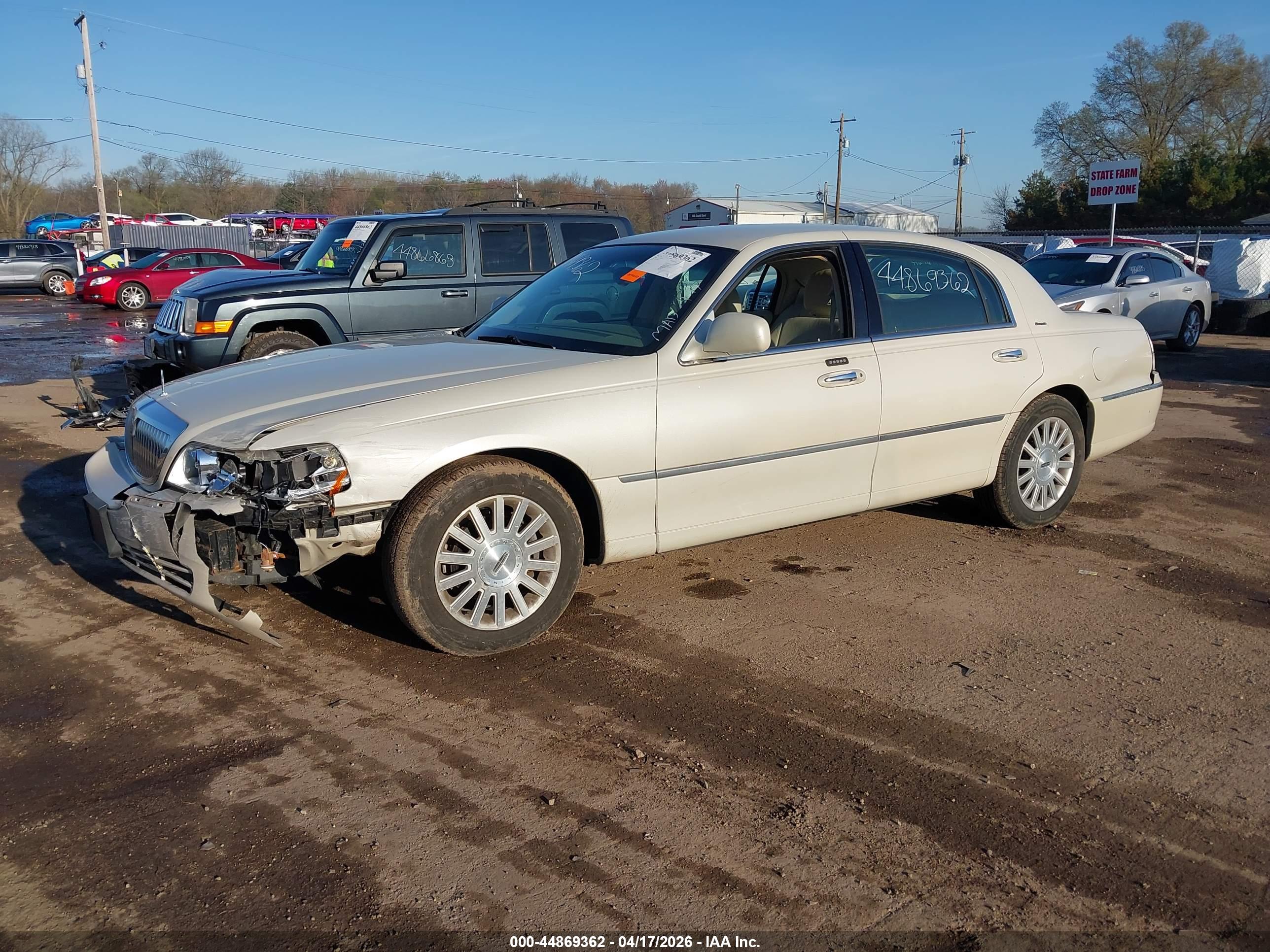 LINCOLN TOWN image 2