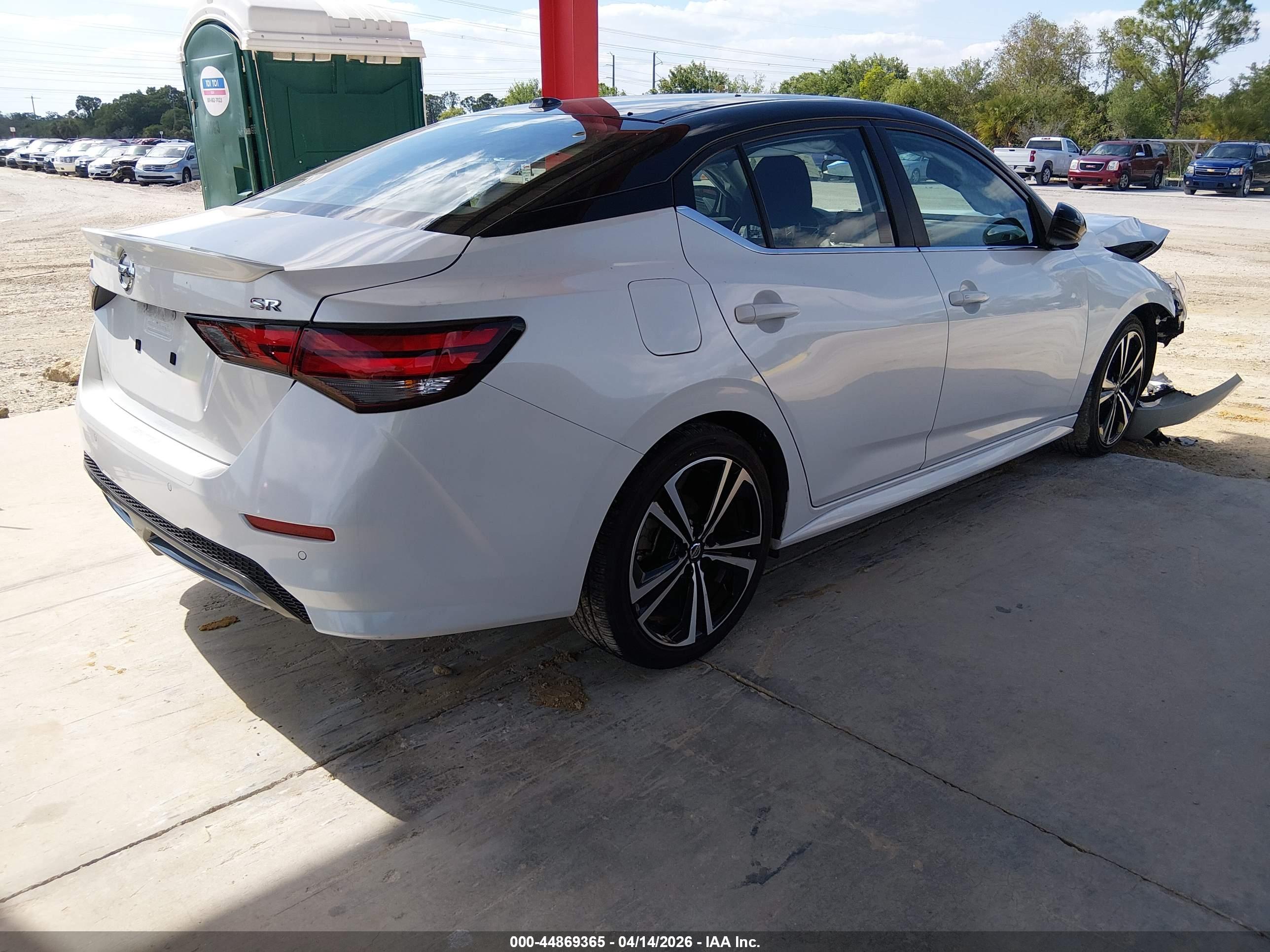 NISSAN SENTRA image 4