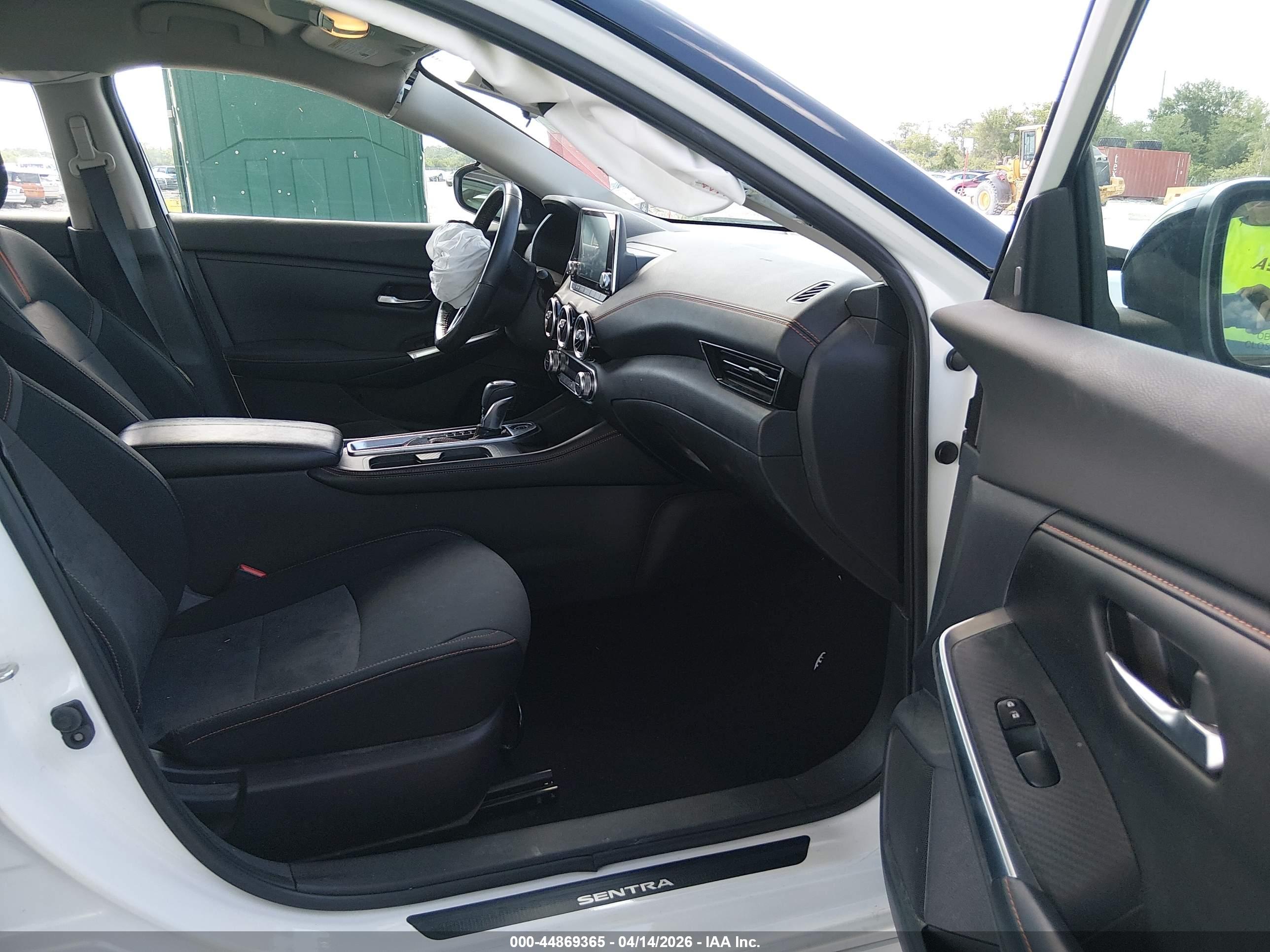 NISSAN SENTRA image 5