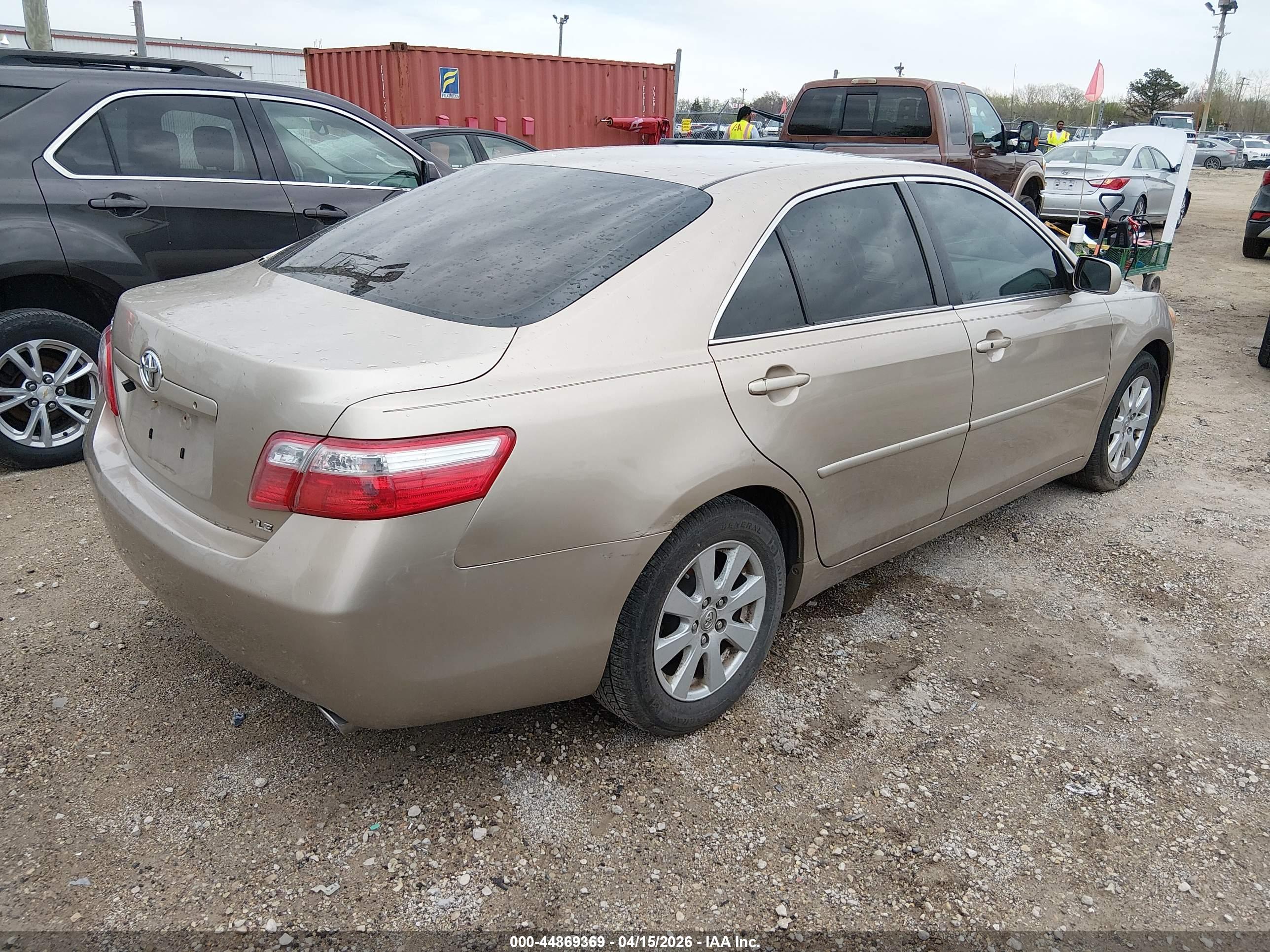 TOYOTA CAMRY image 4