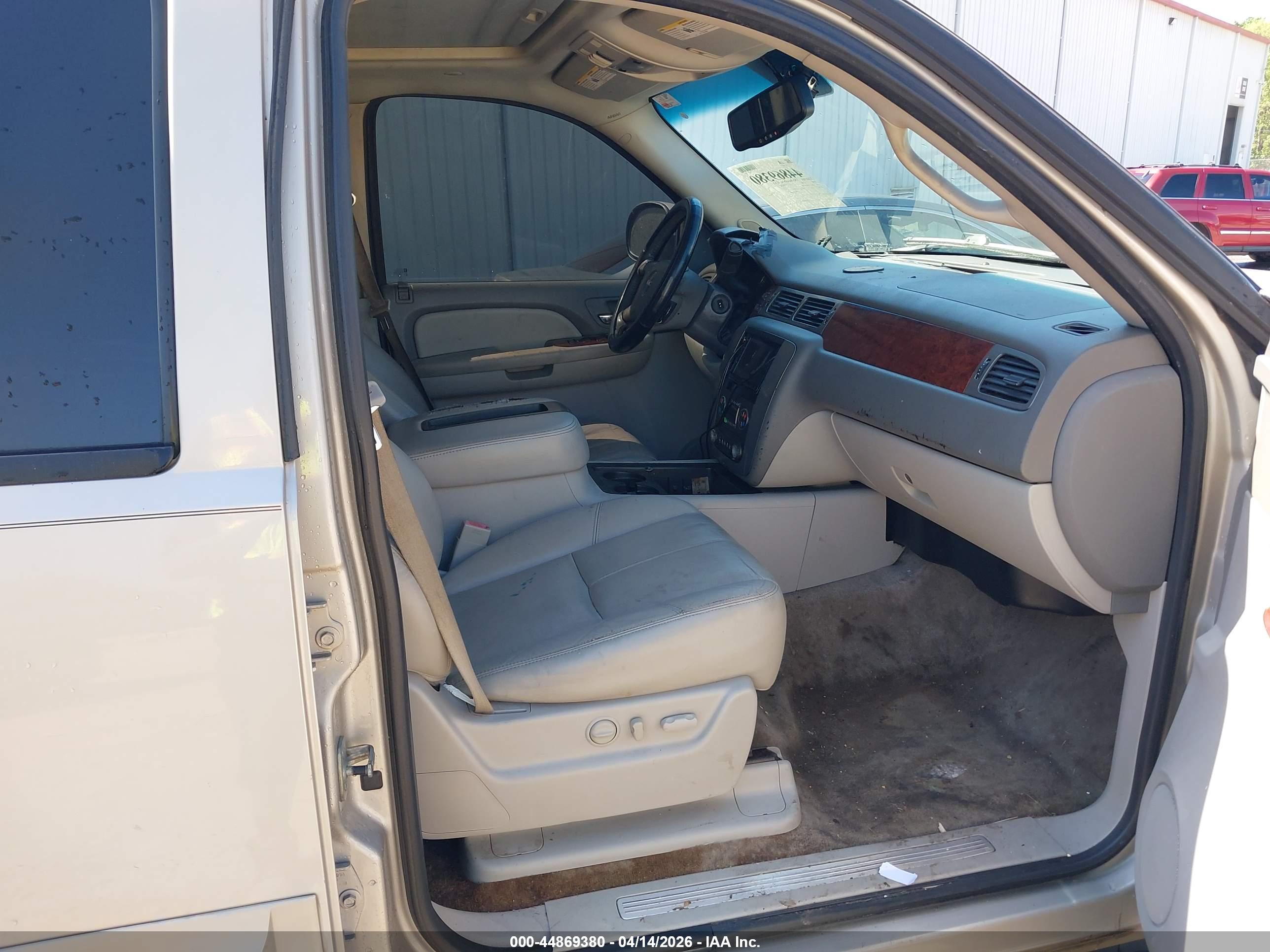 GMC YUKON image 5