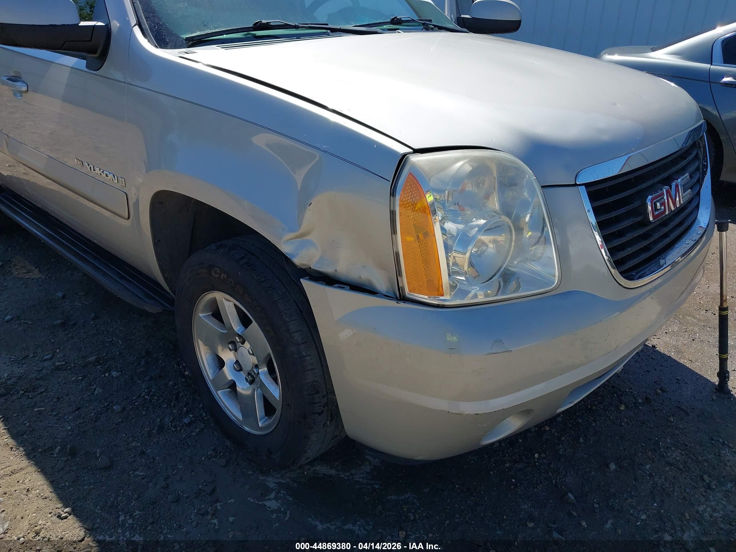 GMC YUKON image 6