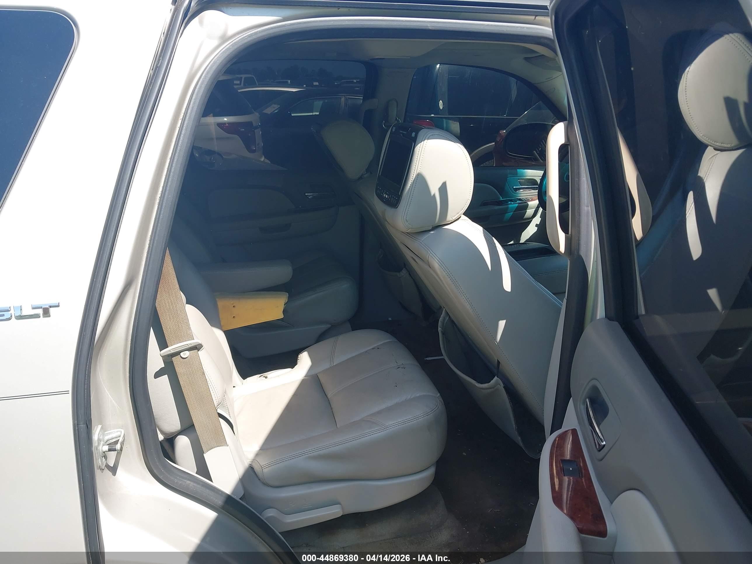 GMC YUKON image 8