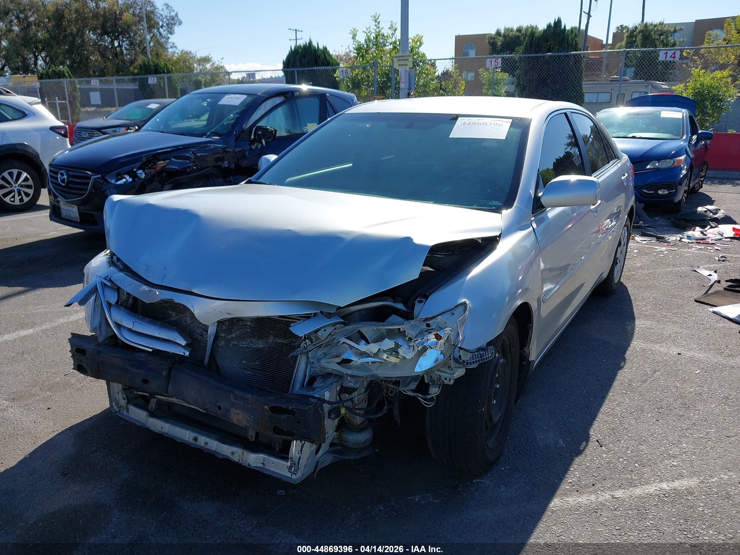 TOYOTA CAMRY image 2