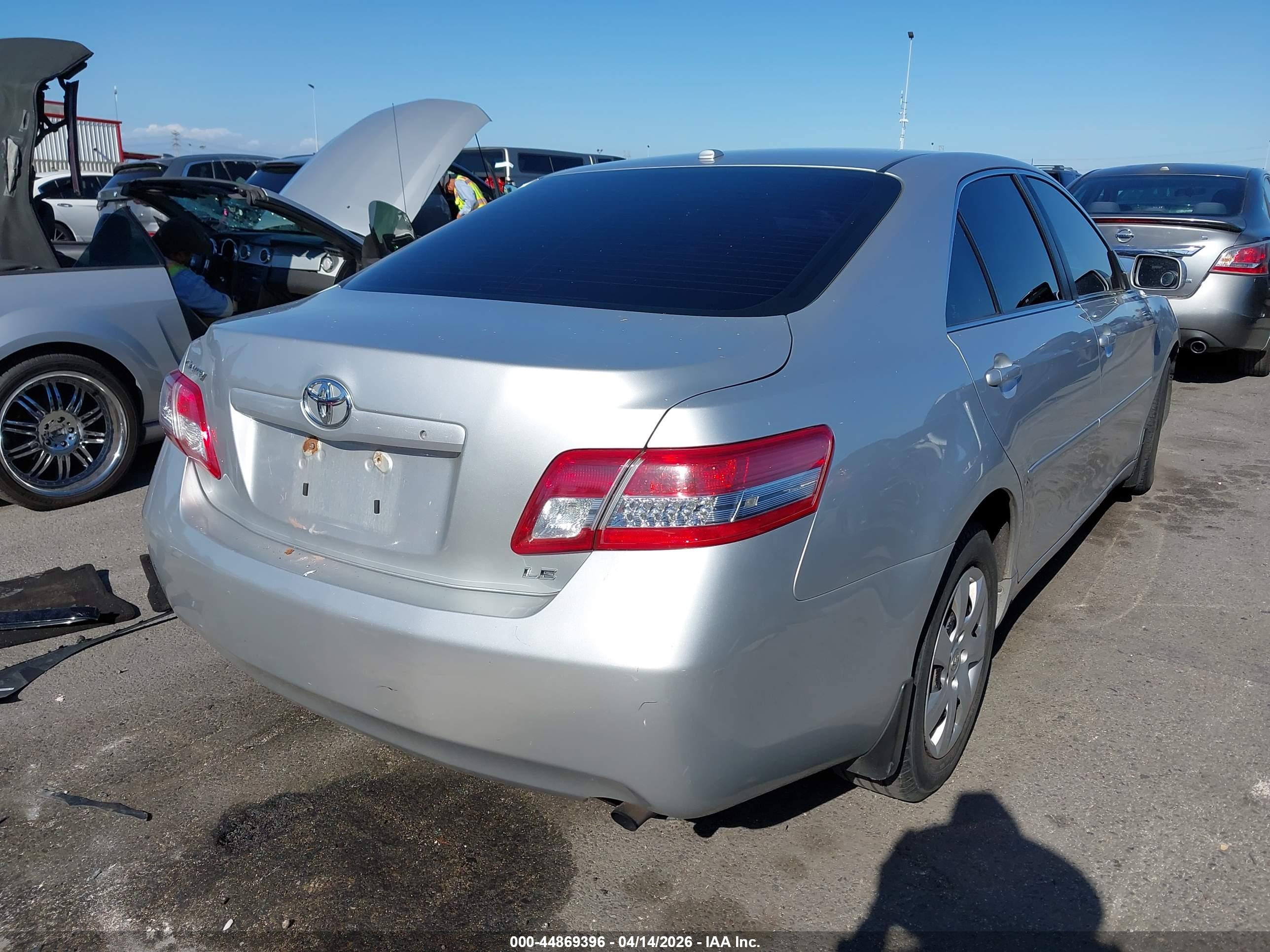 TOYOTA CAMRY image 4